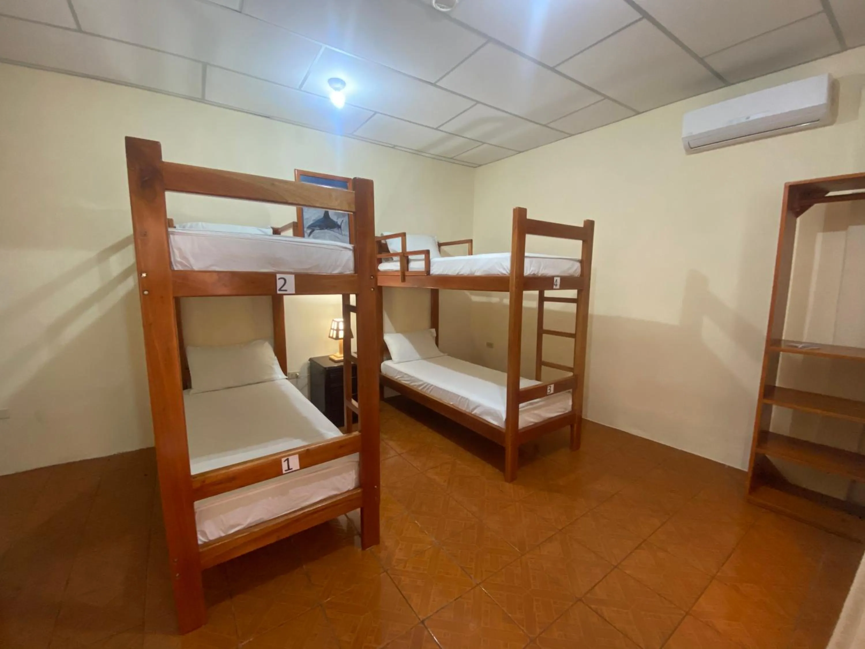 bunk bed, Bed in Hostal Vista al Mar