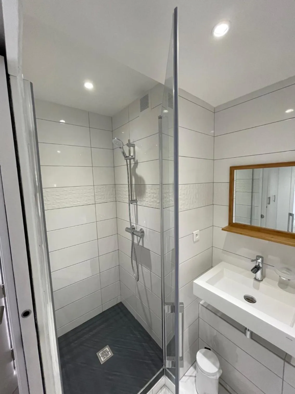 Shower in Le Domaine Anse Marcel Beach Resort