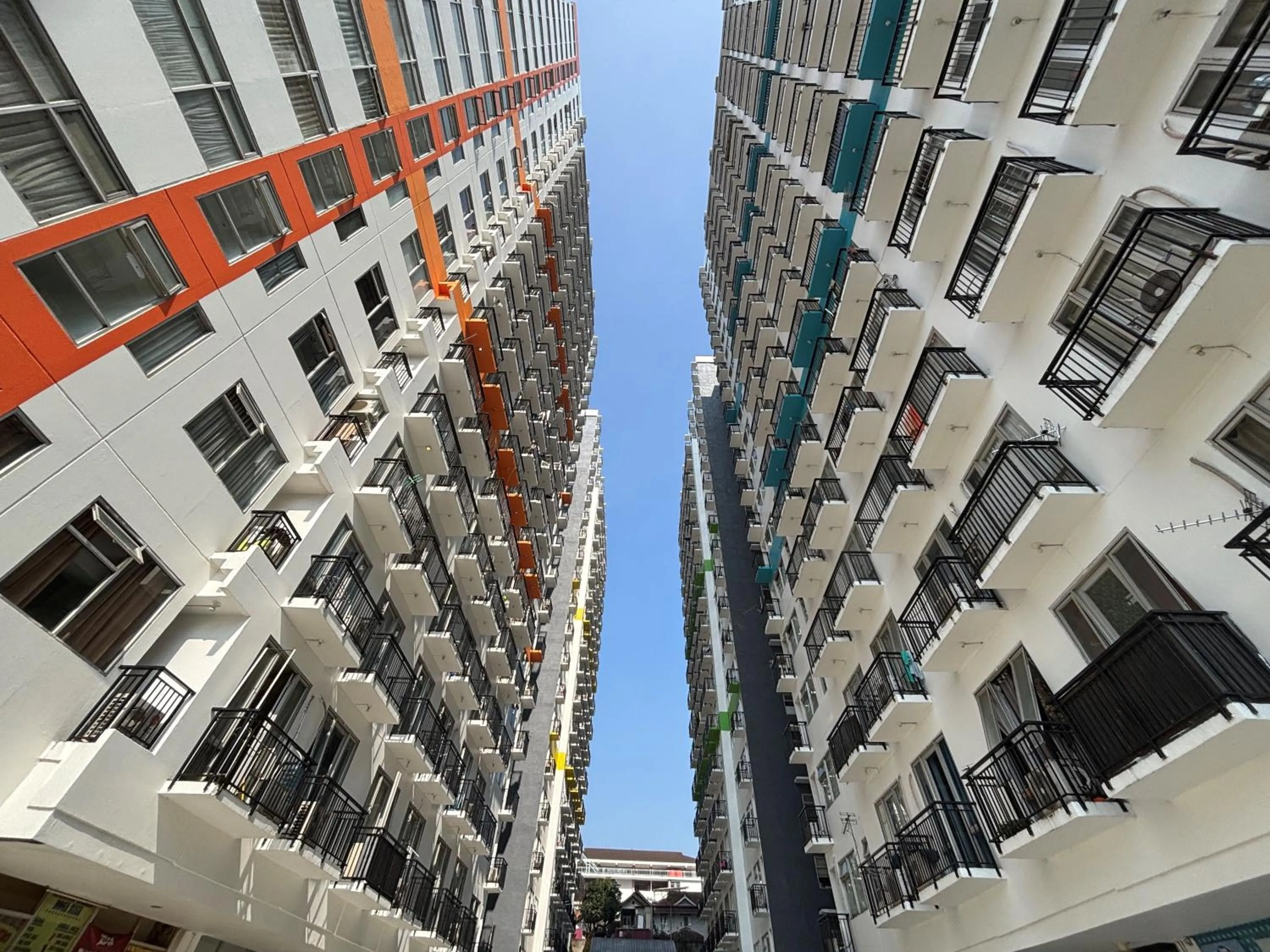 Property building in The Jarrdin Apartment Hotels by Ironman