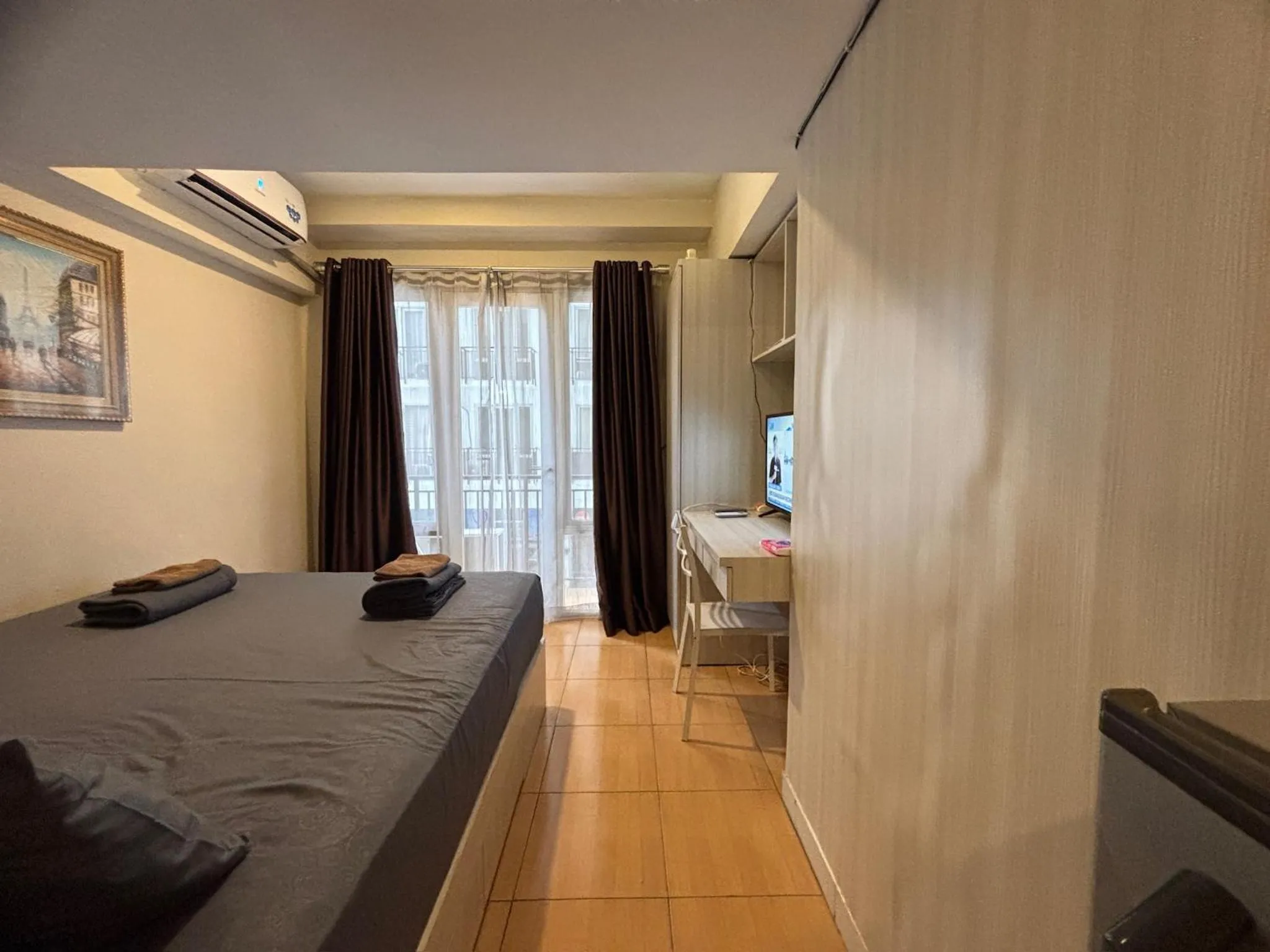 Bed in The Jarrdin Apartment Hotels by Ironman