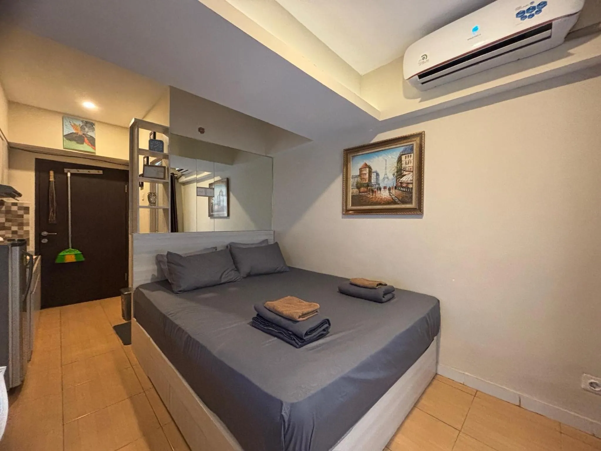 Bed in The Jarrdin Apartment Hotels by Ironman