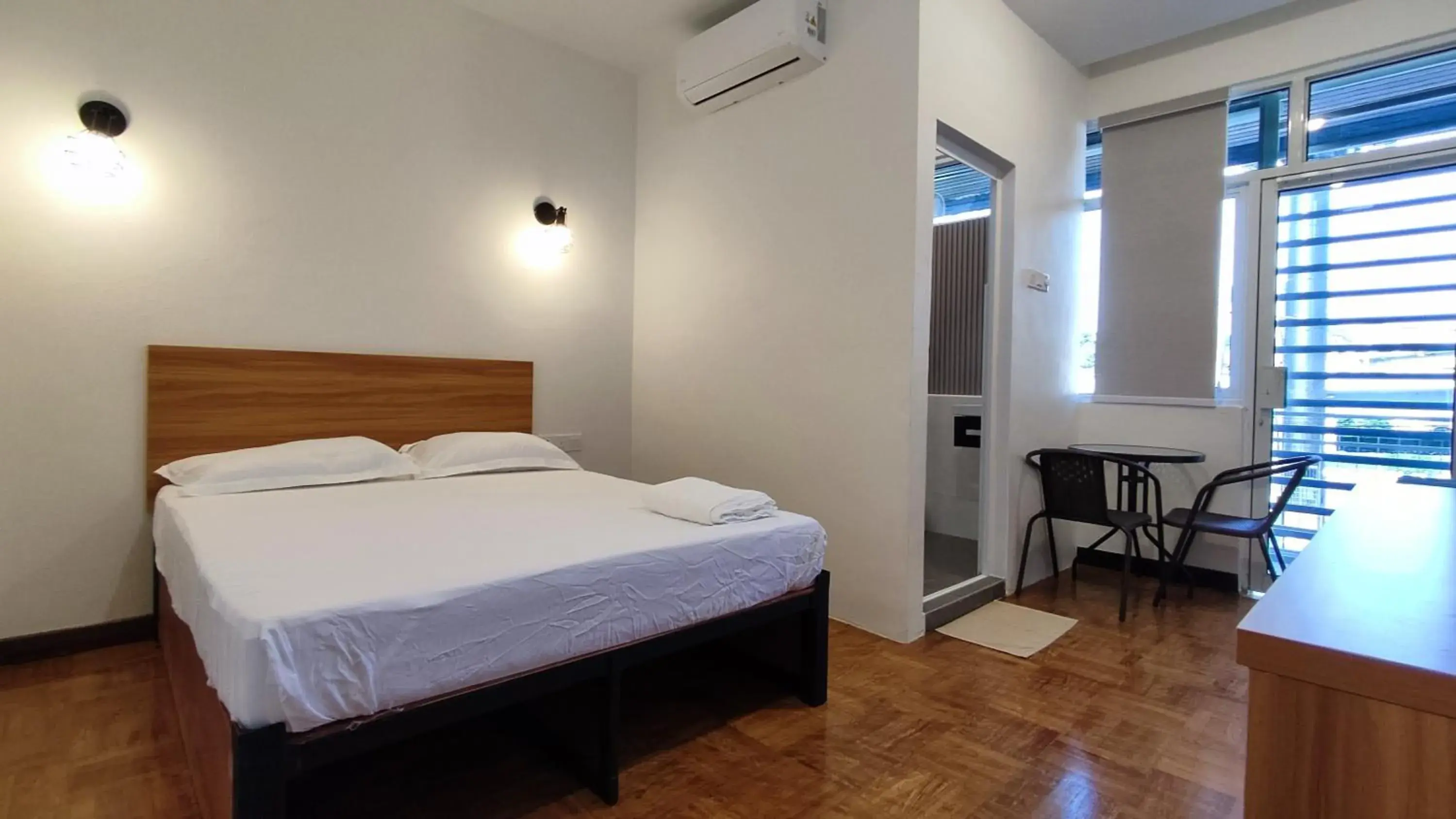 Queen Room with Balcony in Scotland 18 Lodge Queen Room with Balcony in Scotland 18 Lodge