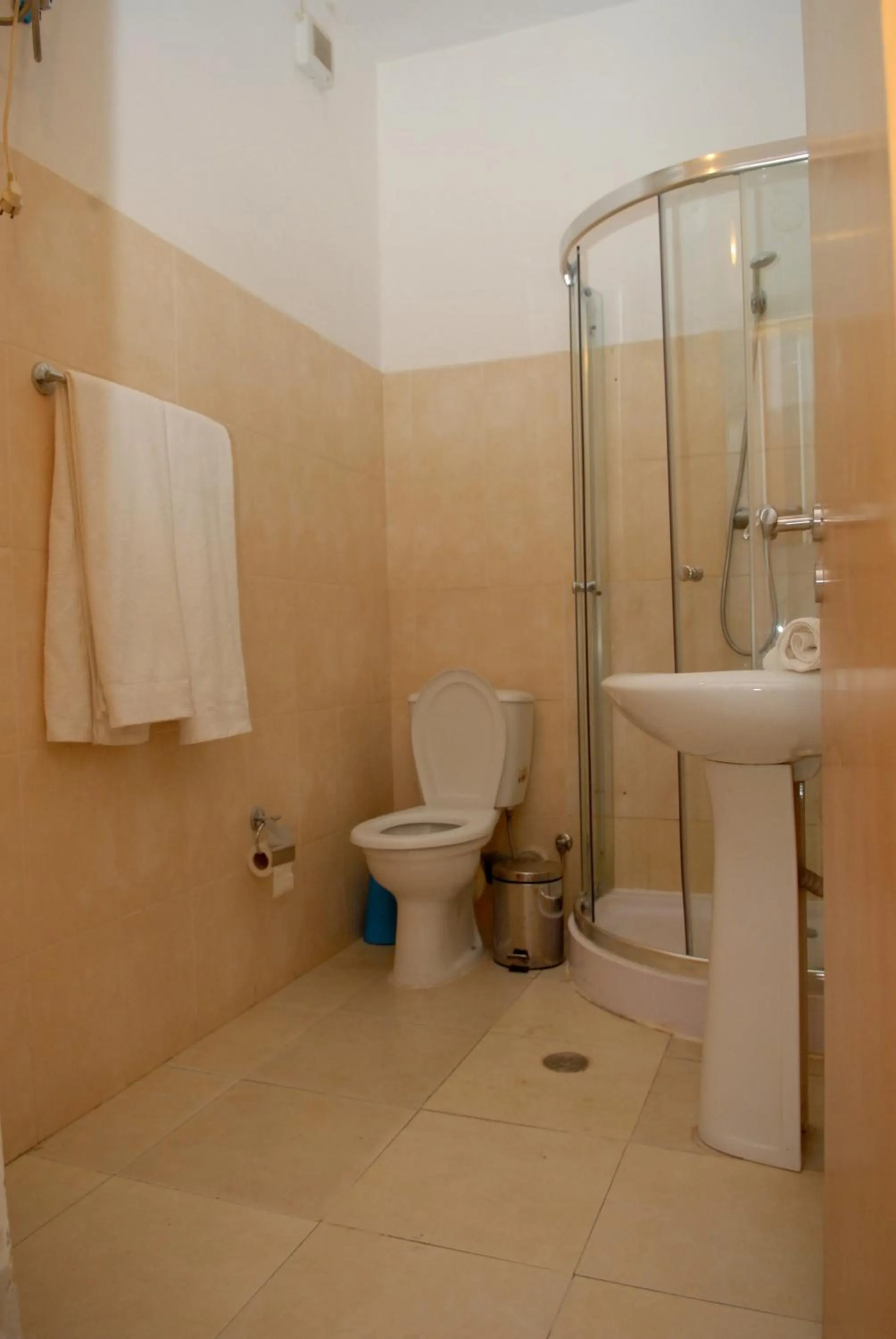 Bathroom in Apartamentos Santiago - Praia