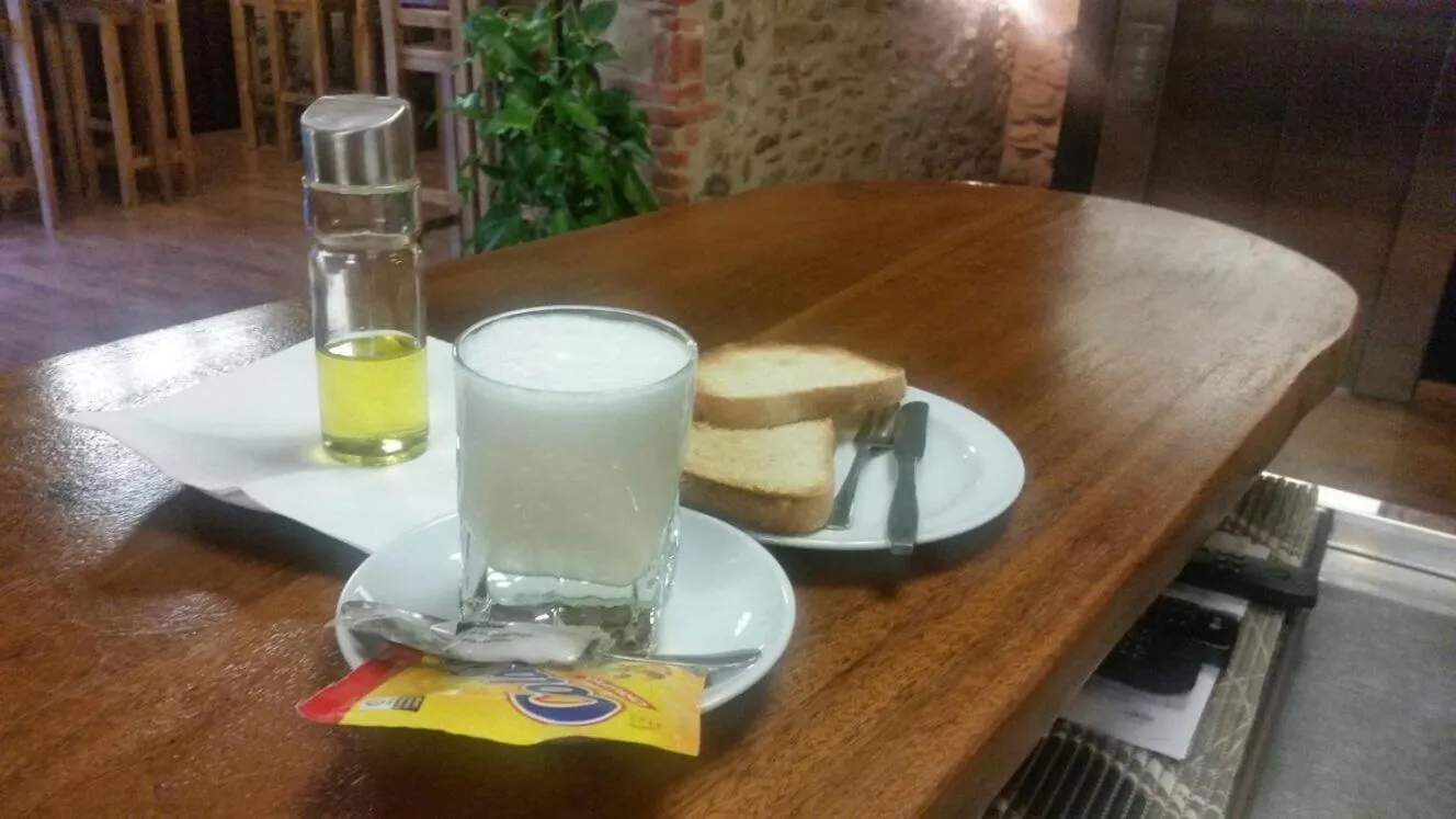 Food and drinks in Hostal Virgen de la Encina