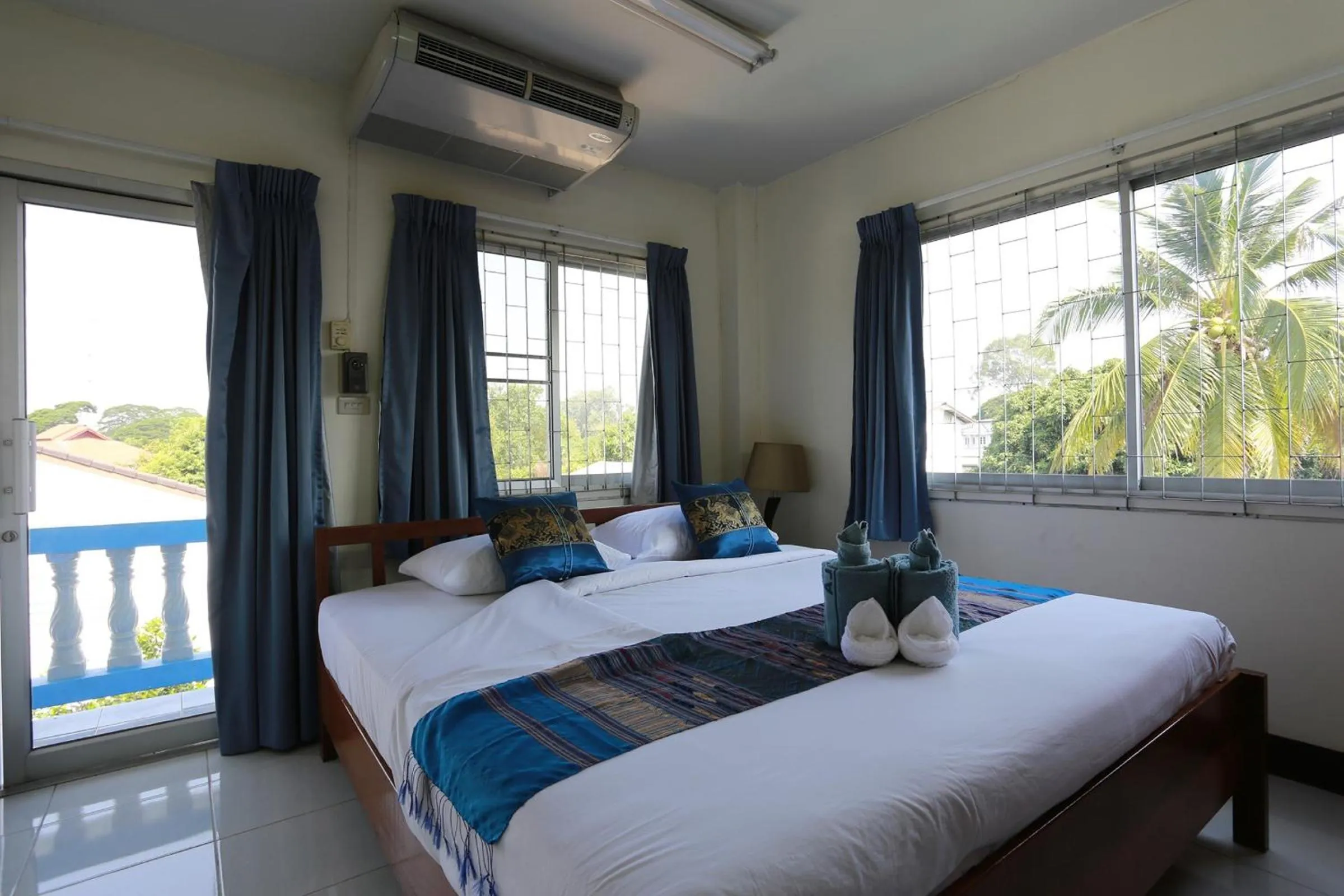 Bedroom, Bed in Saithong House