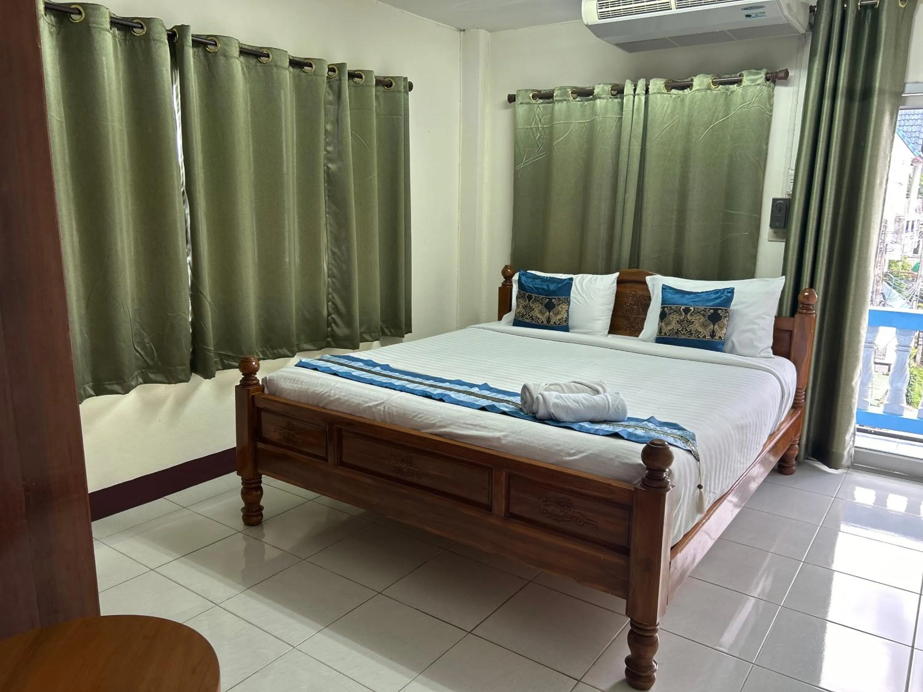 Bed in Saithong House