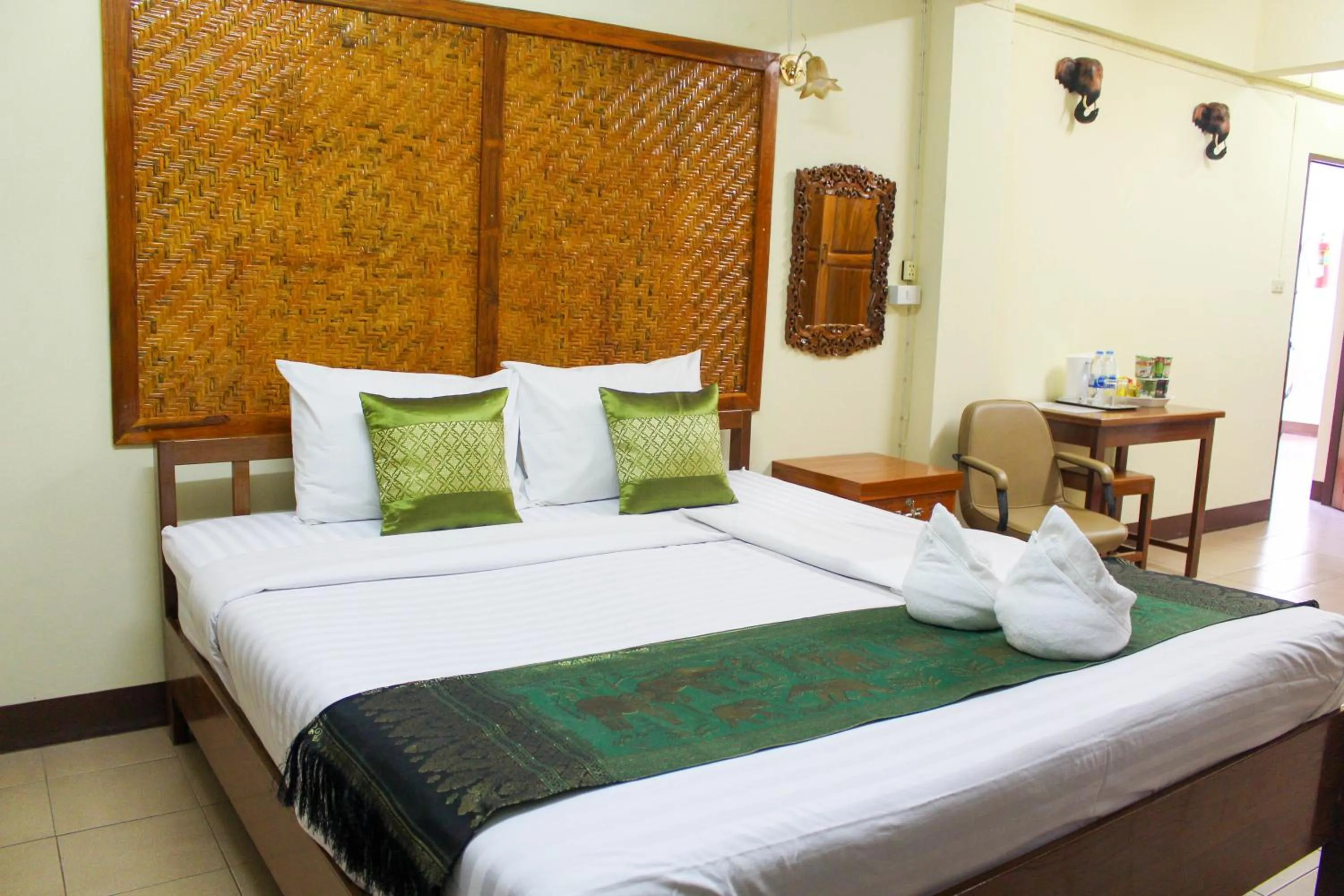 Bathroom, Bed in Saithong House