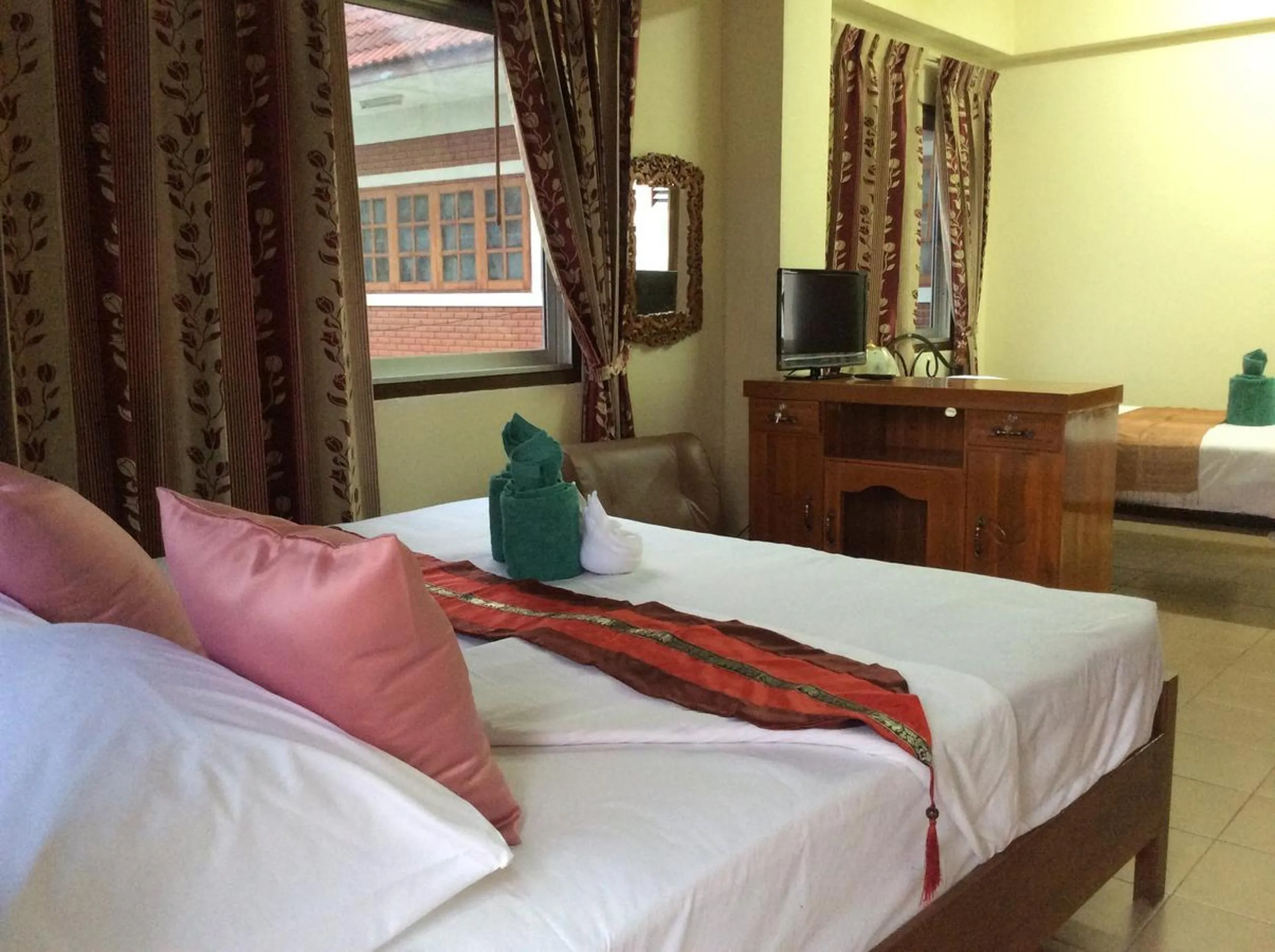 Bathroom, Bed in Saithong House