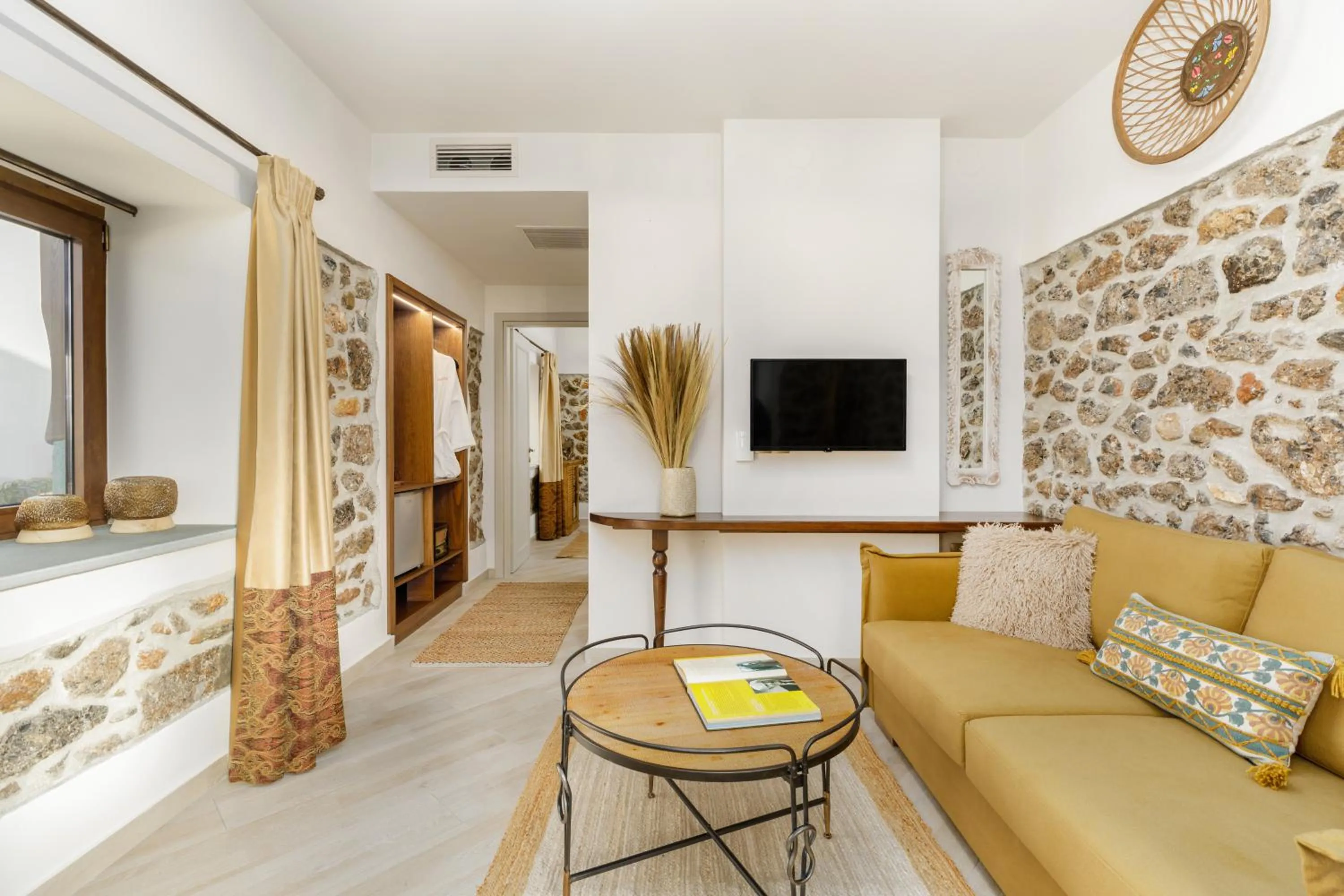 Meydani Suites