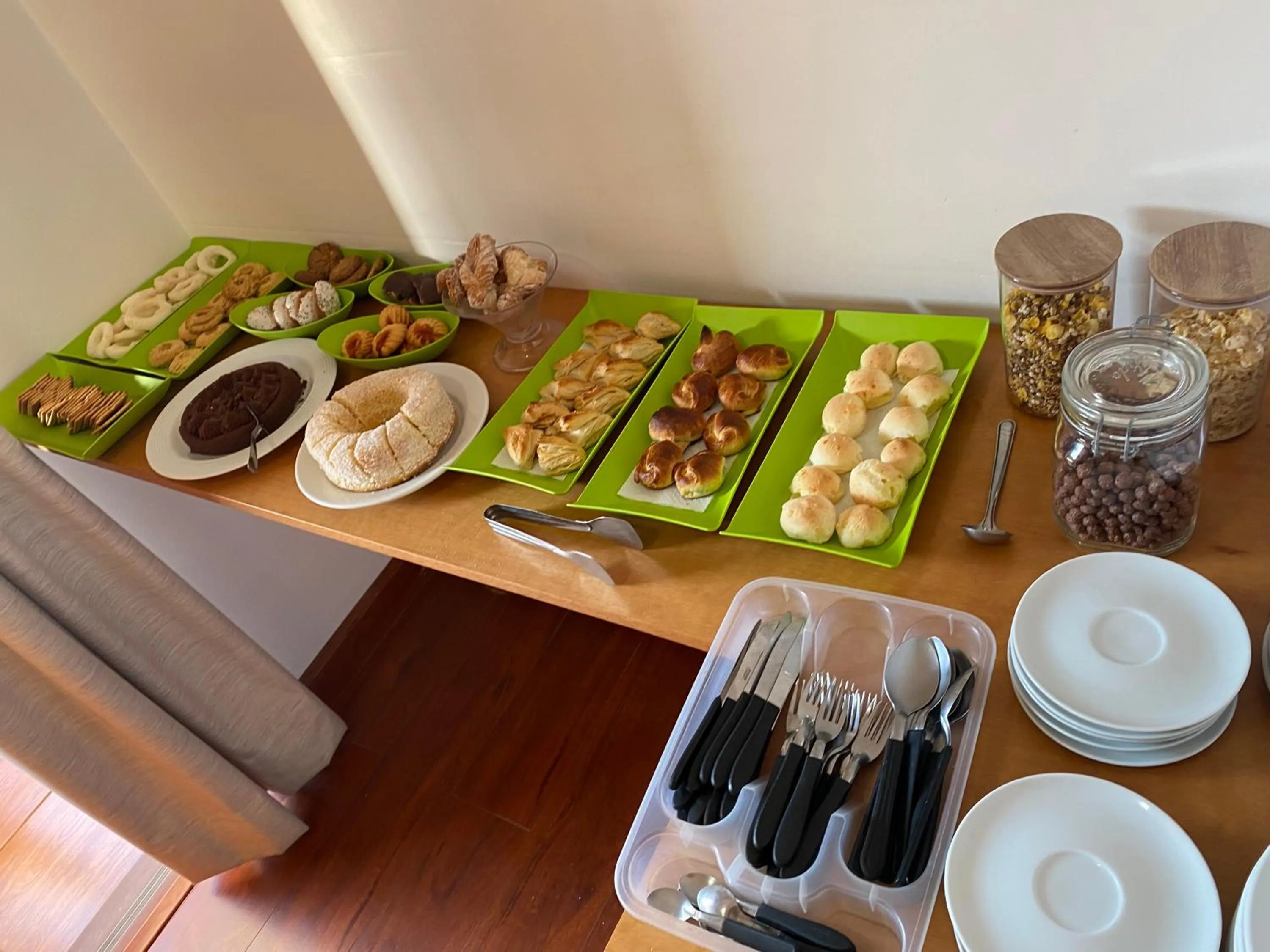 Buffet breakfast in Pousada Habitue