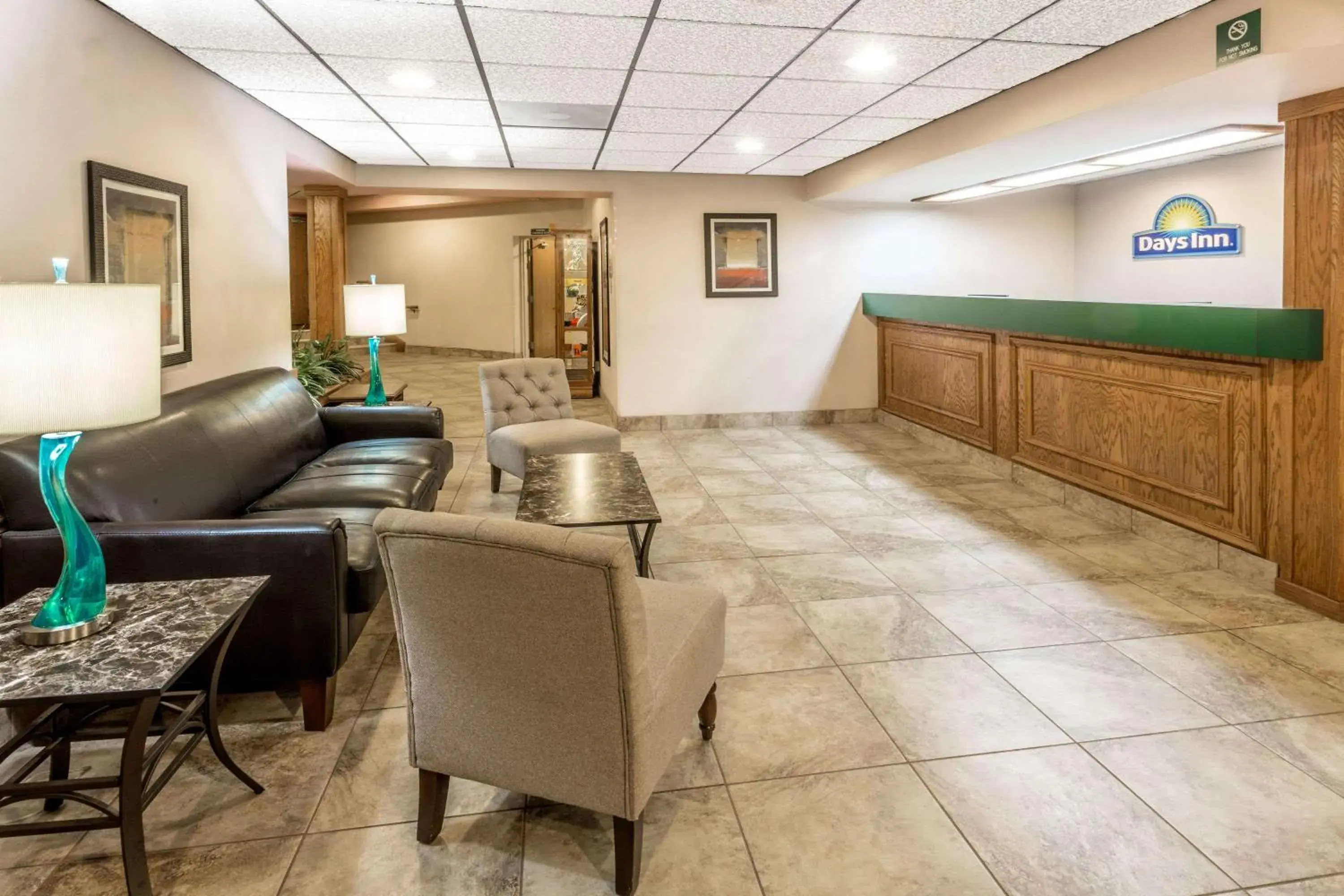 Lobby or reception in Days Inn by Wyndham Tiffin Lobby or reception in Days Inn by Wyndham Tiffin
