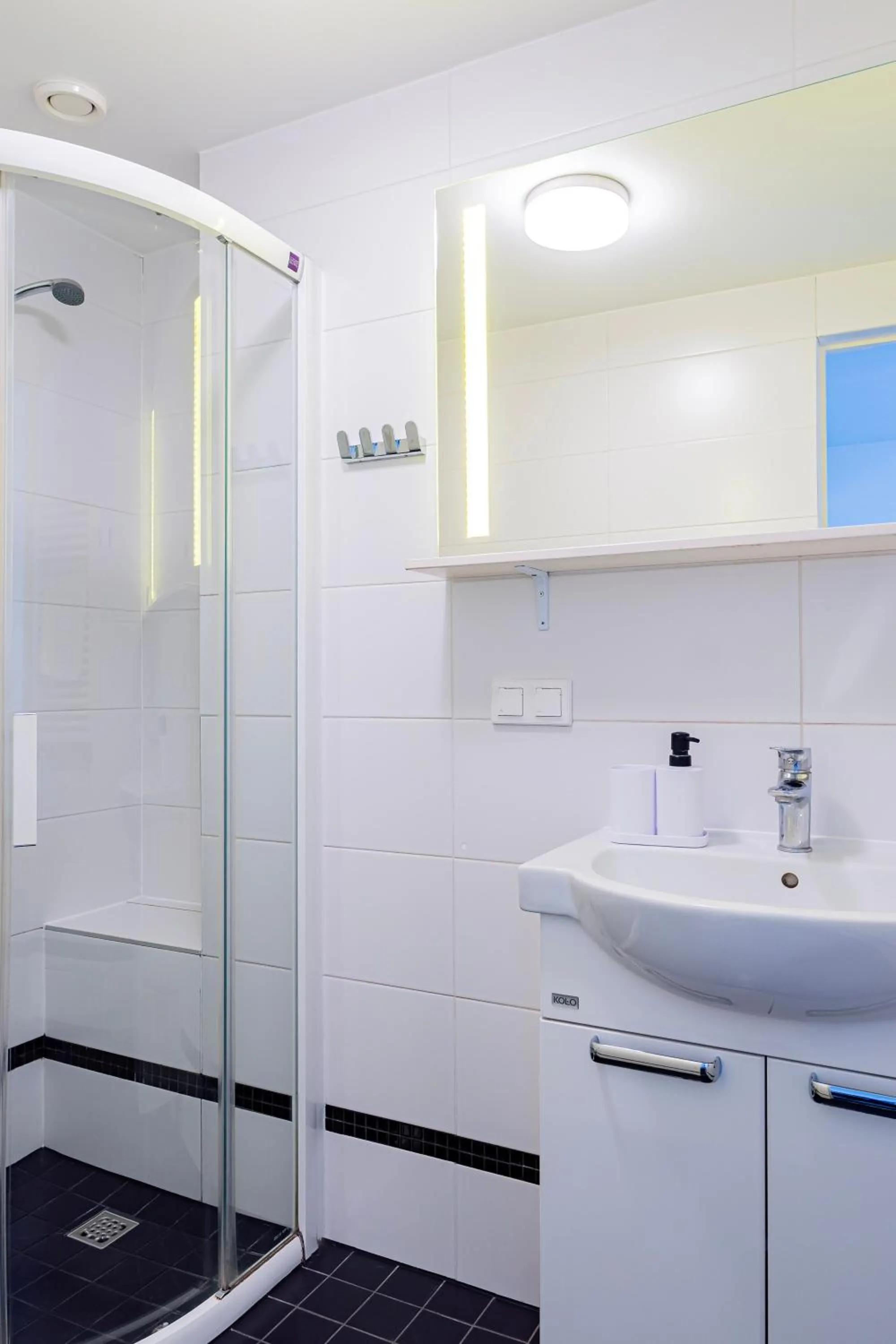 Shower in Willa Victor - Widok Na Morze - Najpiekniejszy w Polsce - Śniadanie w Cenie