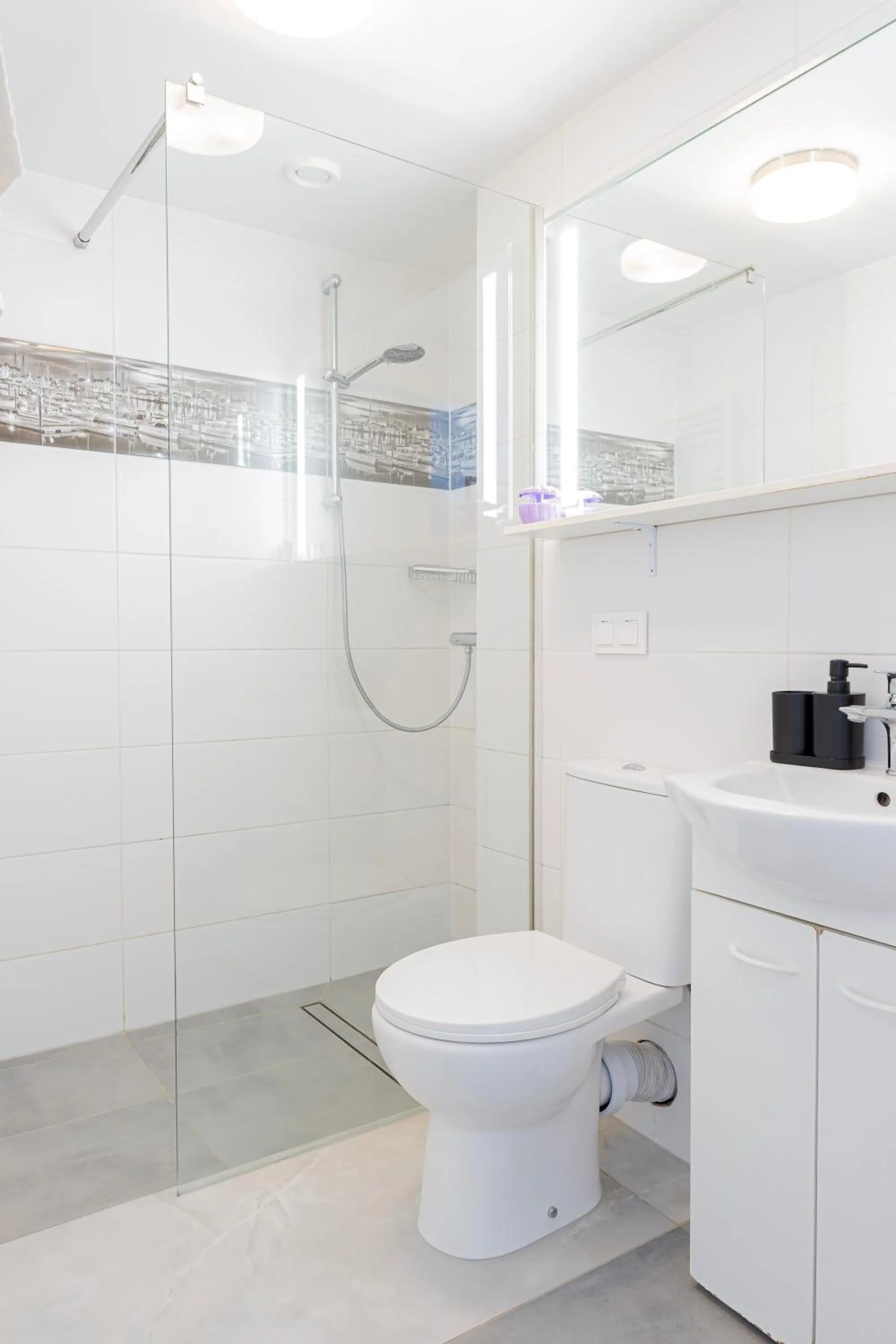 Shower in Willa Victor - Widok Na Morze - Najpiekniejszy w Polsce - Śniadanie w Cenie