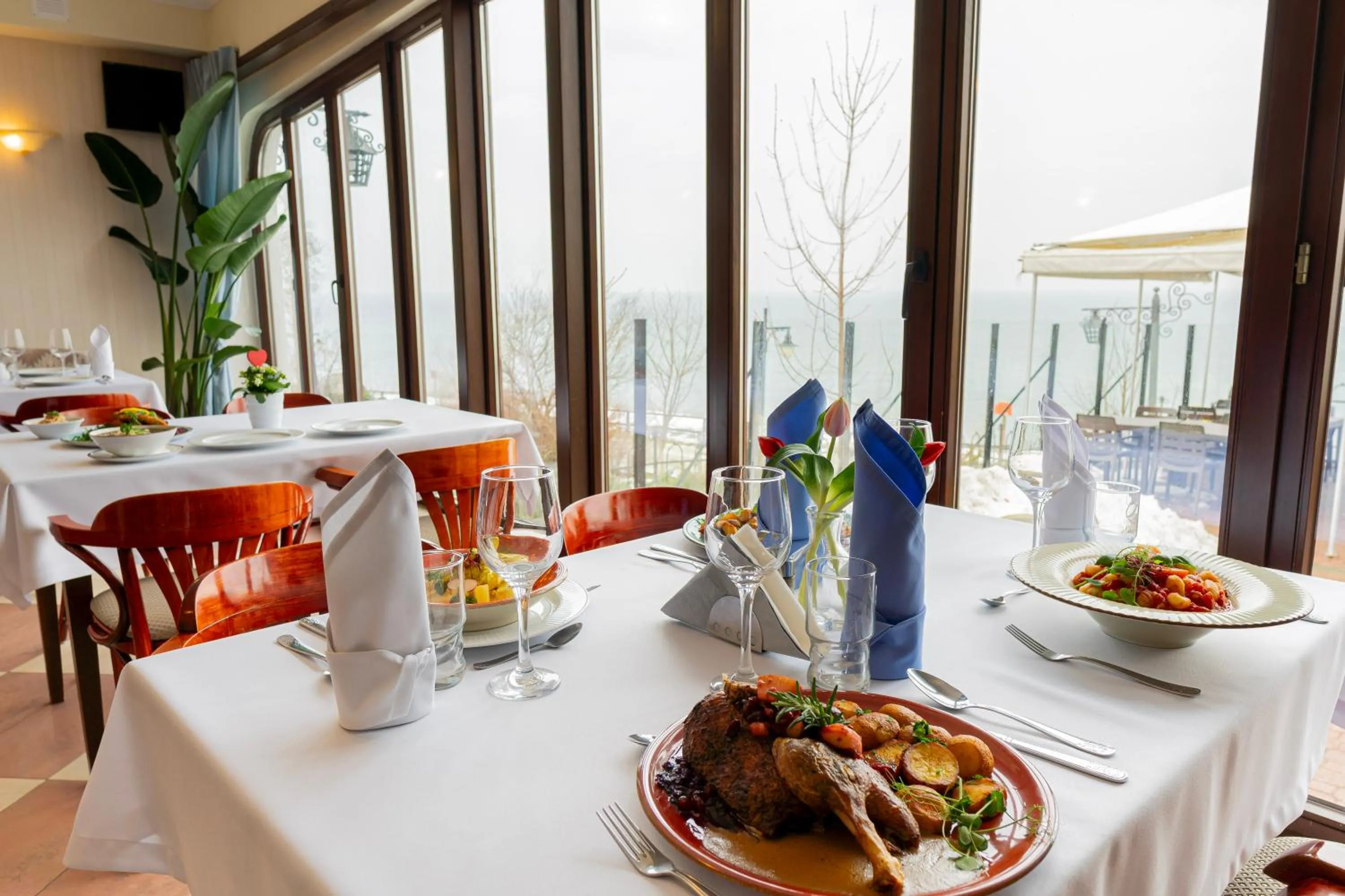 Restaurant/places to eat in Willa Victor - Widok Na Morze - Najpiekniejszy w Polsce - Śniadanie w Cenie