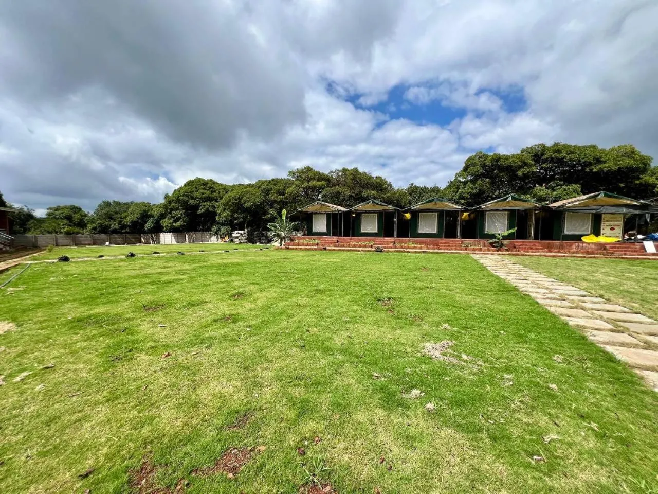 Garden in Sabas Tent & Cottages