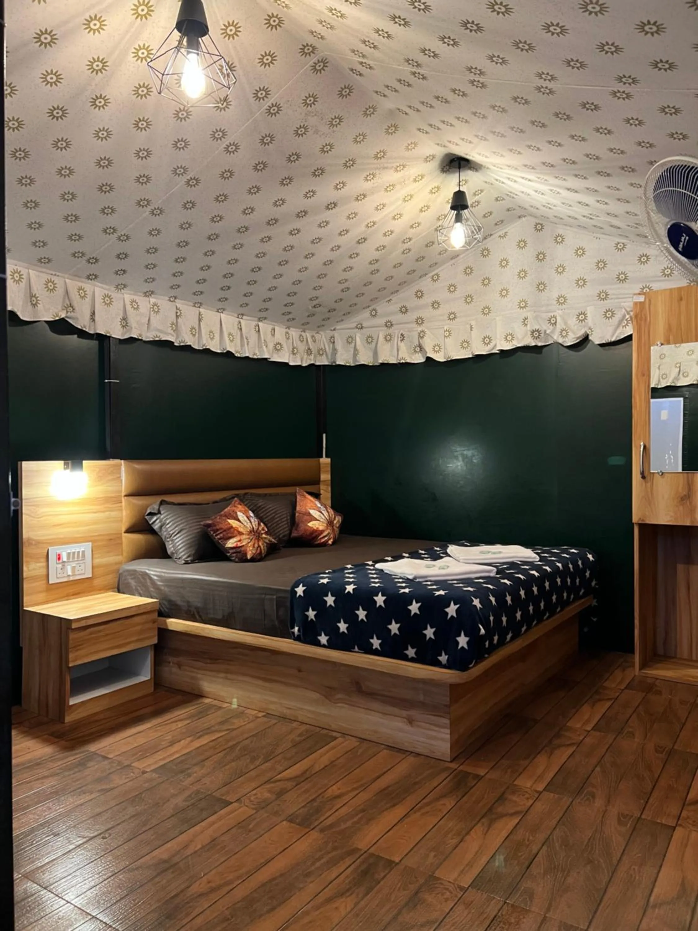 Bed in Sabas Tent & Cottages
