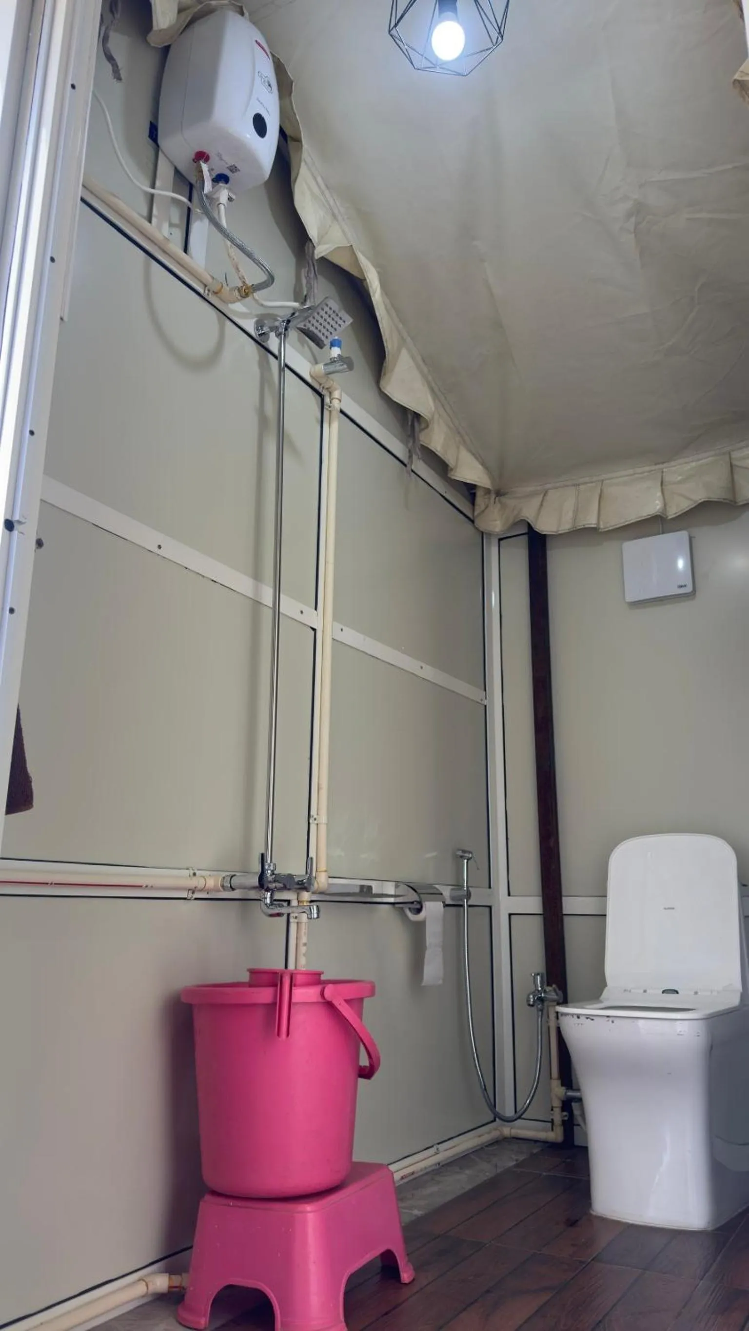 Shower in Sabas Tent & Cottages