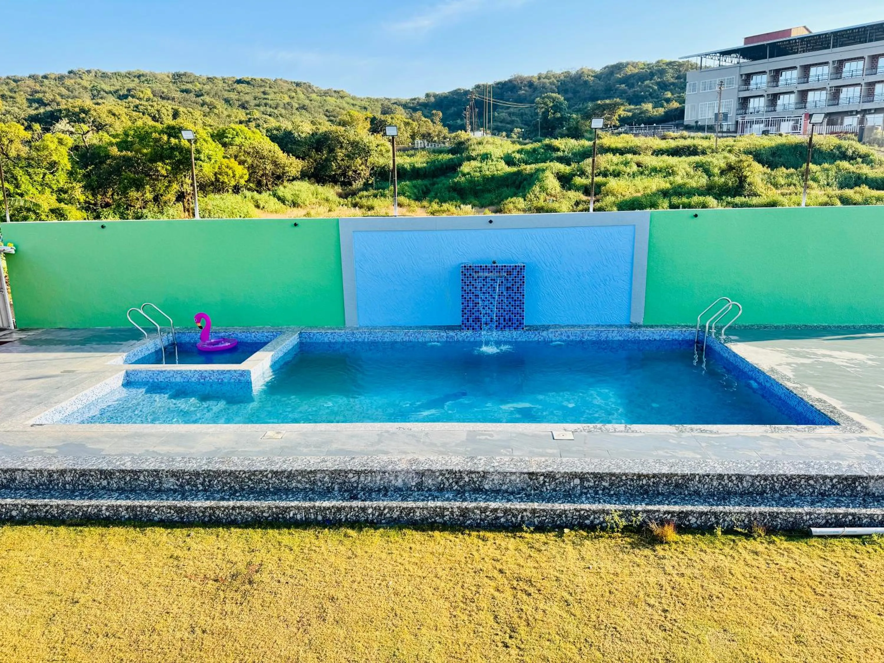 Swimming pool in Sabas Tent & Cottages