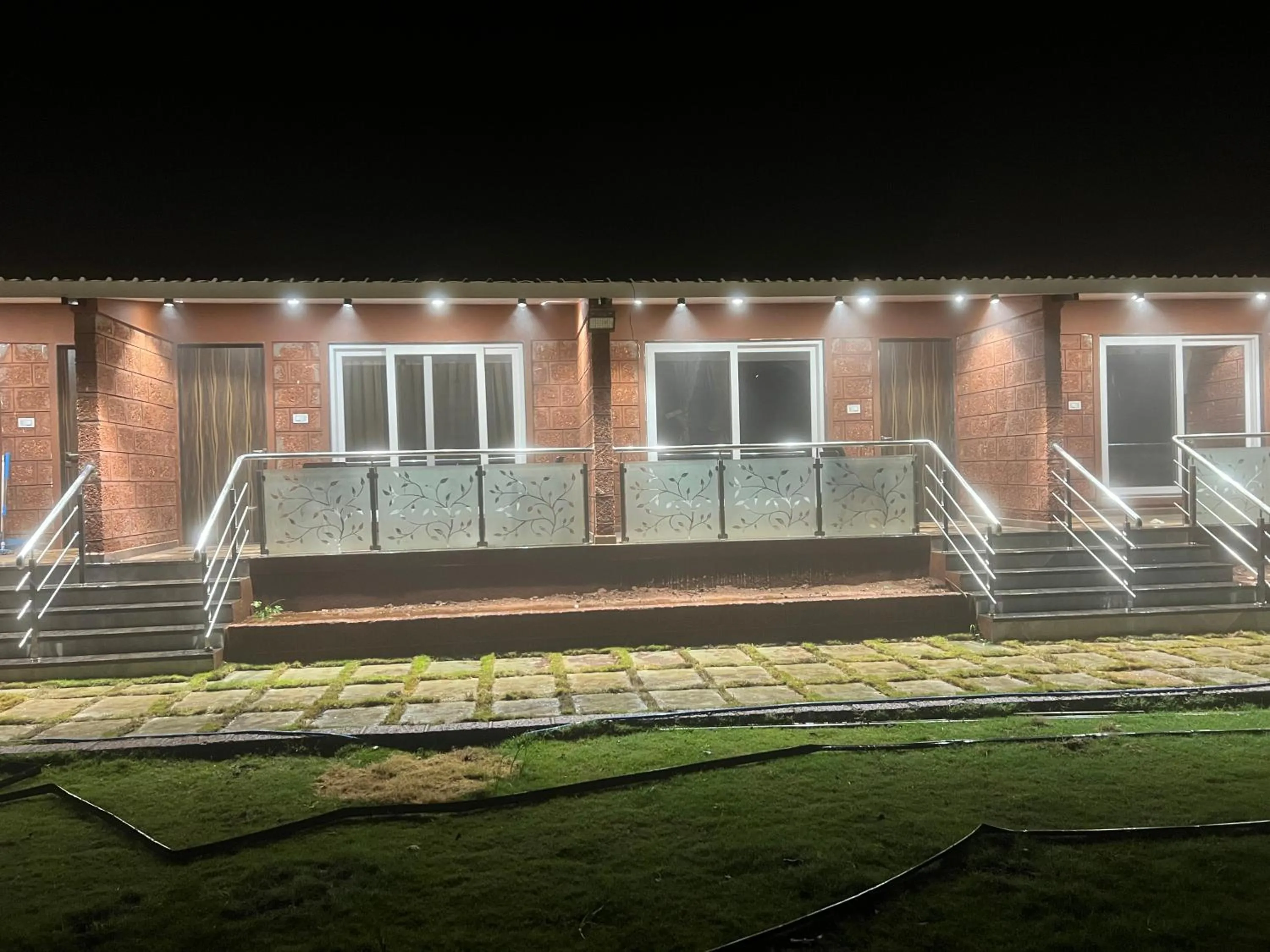 Night in Sabas Tent & Cottages