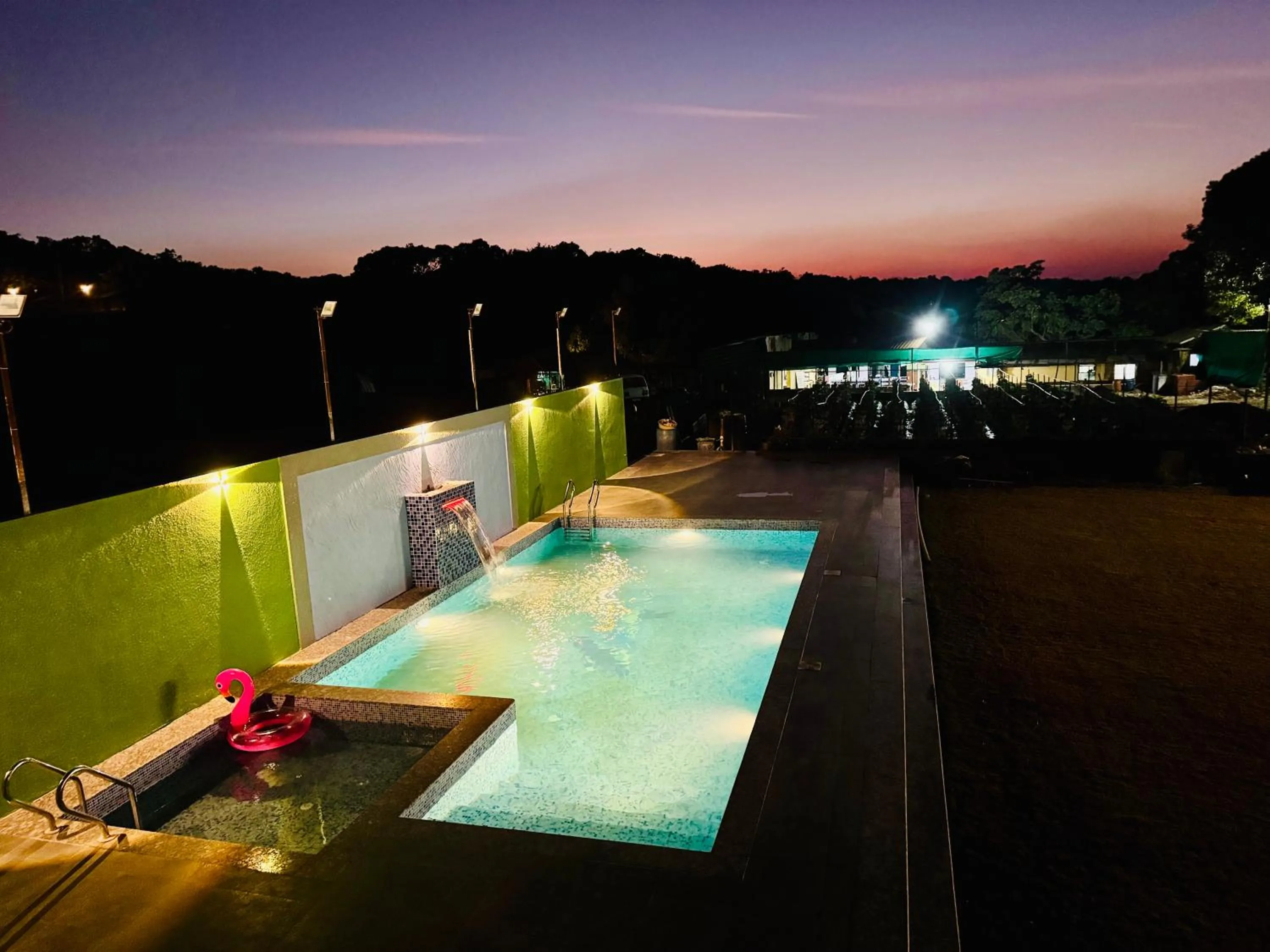 Swimming pool in Sabas Tent & Cottages