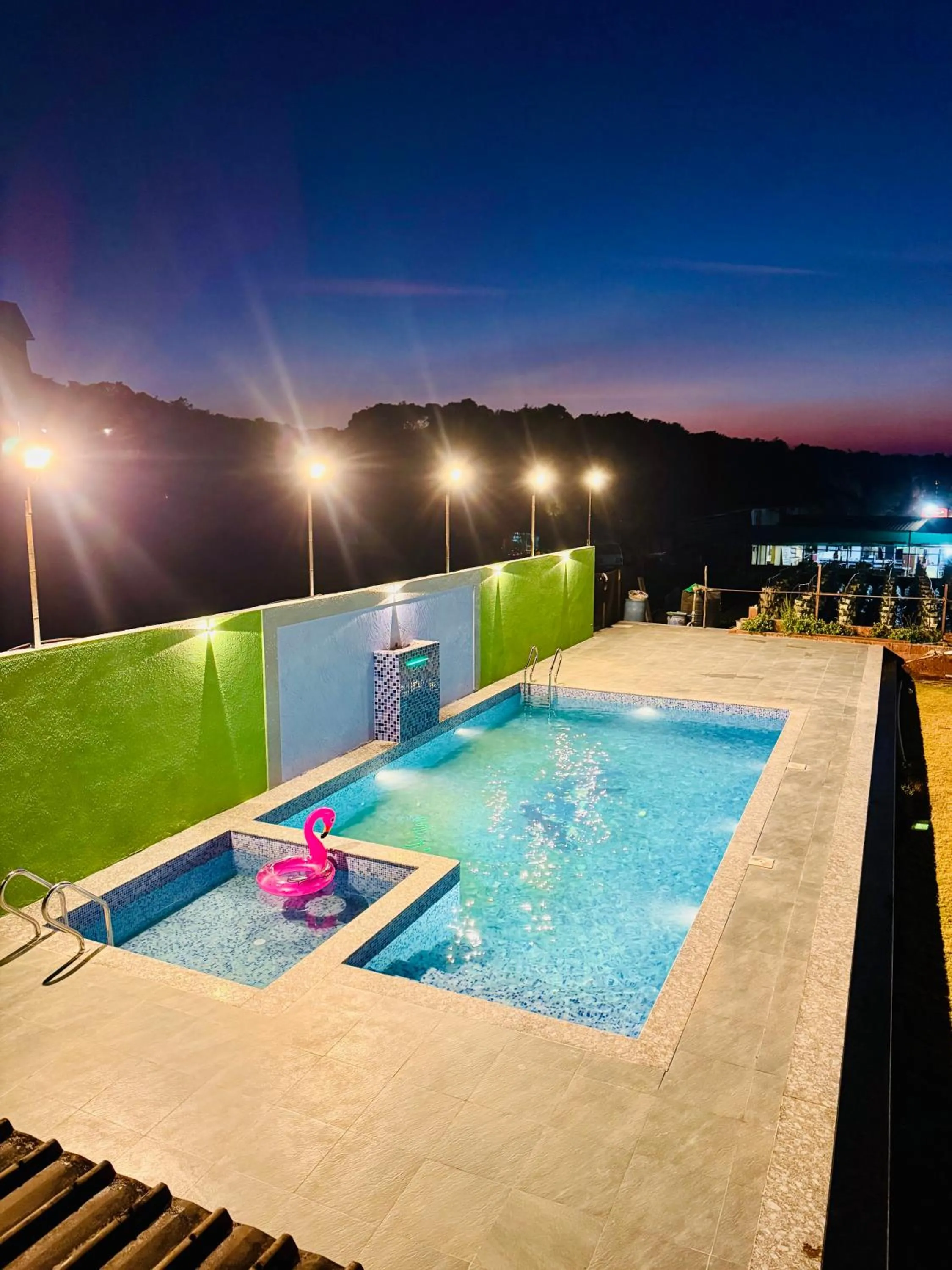 Swimming pool in Sabas Tent & Cottages
