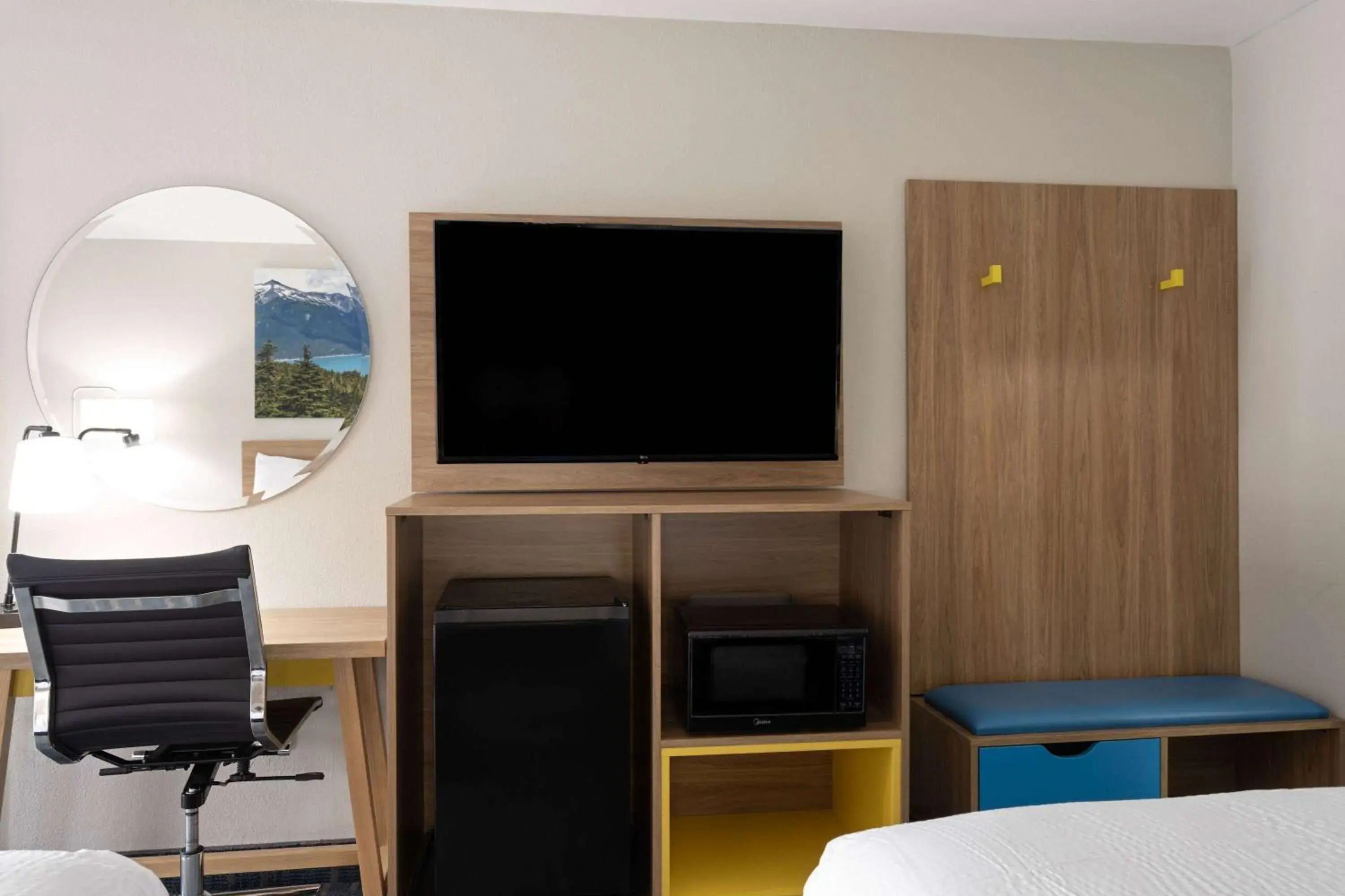 Photo of the whole room in Days Inn by Wyndham Weldon Roanoke Rapids Photo of the whole room in Days Inn by Wyndham Weldon Roanoke Rapids