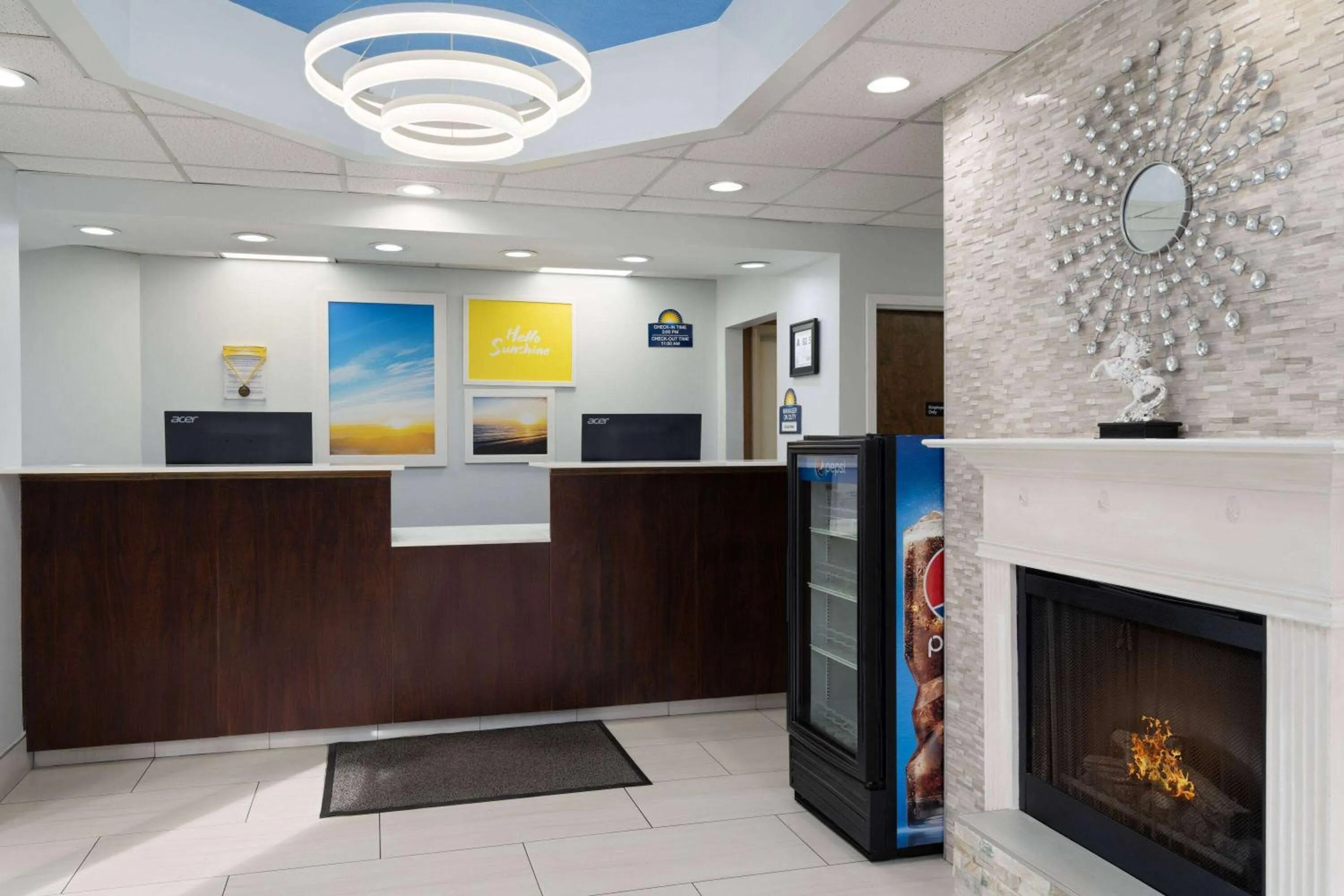 Lobby or reception in Days Inn by Wyndham Weldon Roanoke Rapids