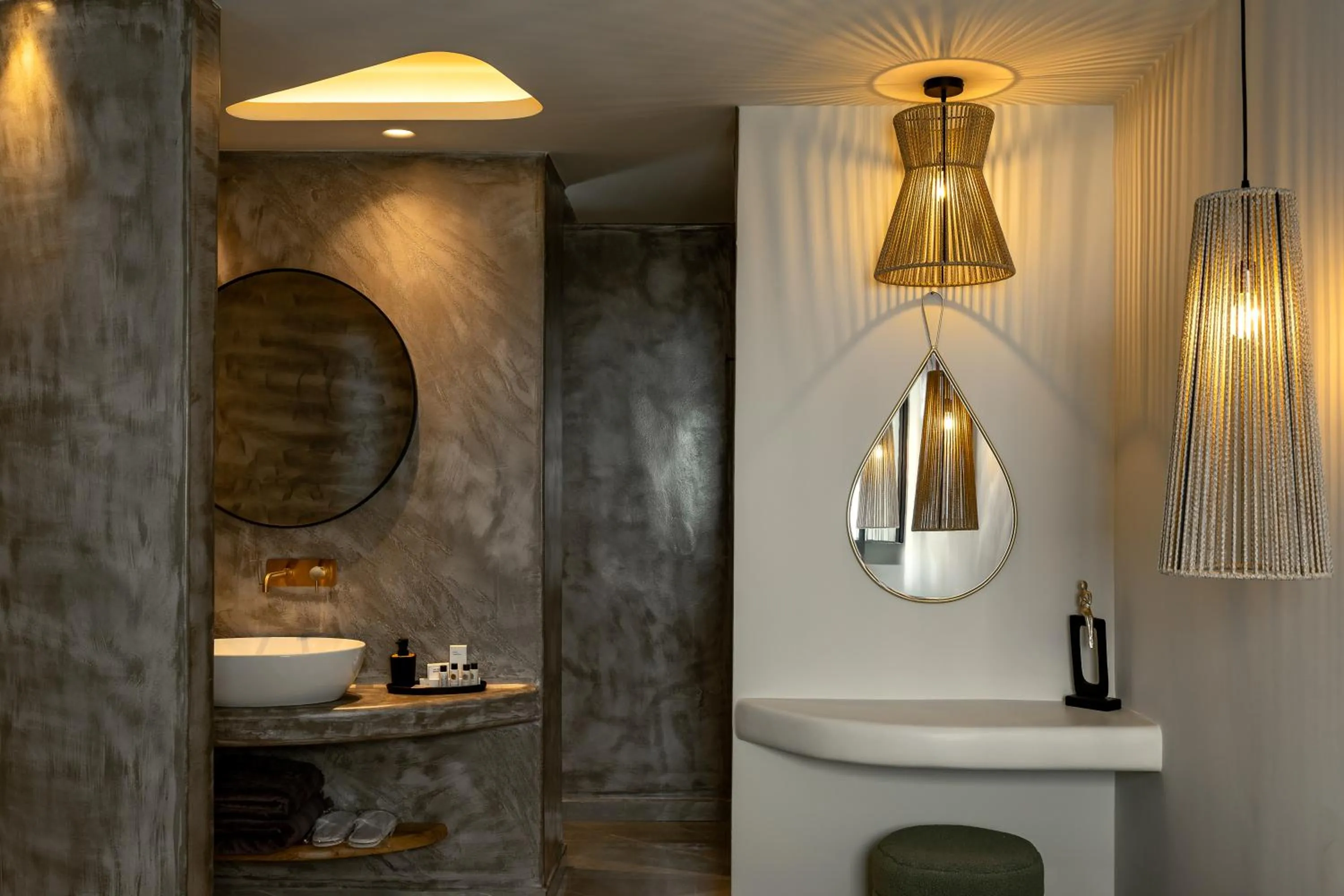 Bathroom in Kudos Suites Firostefani