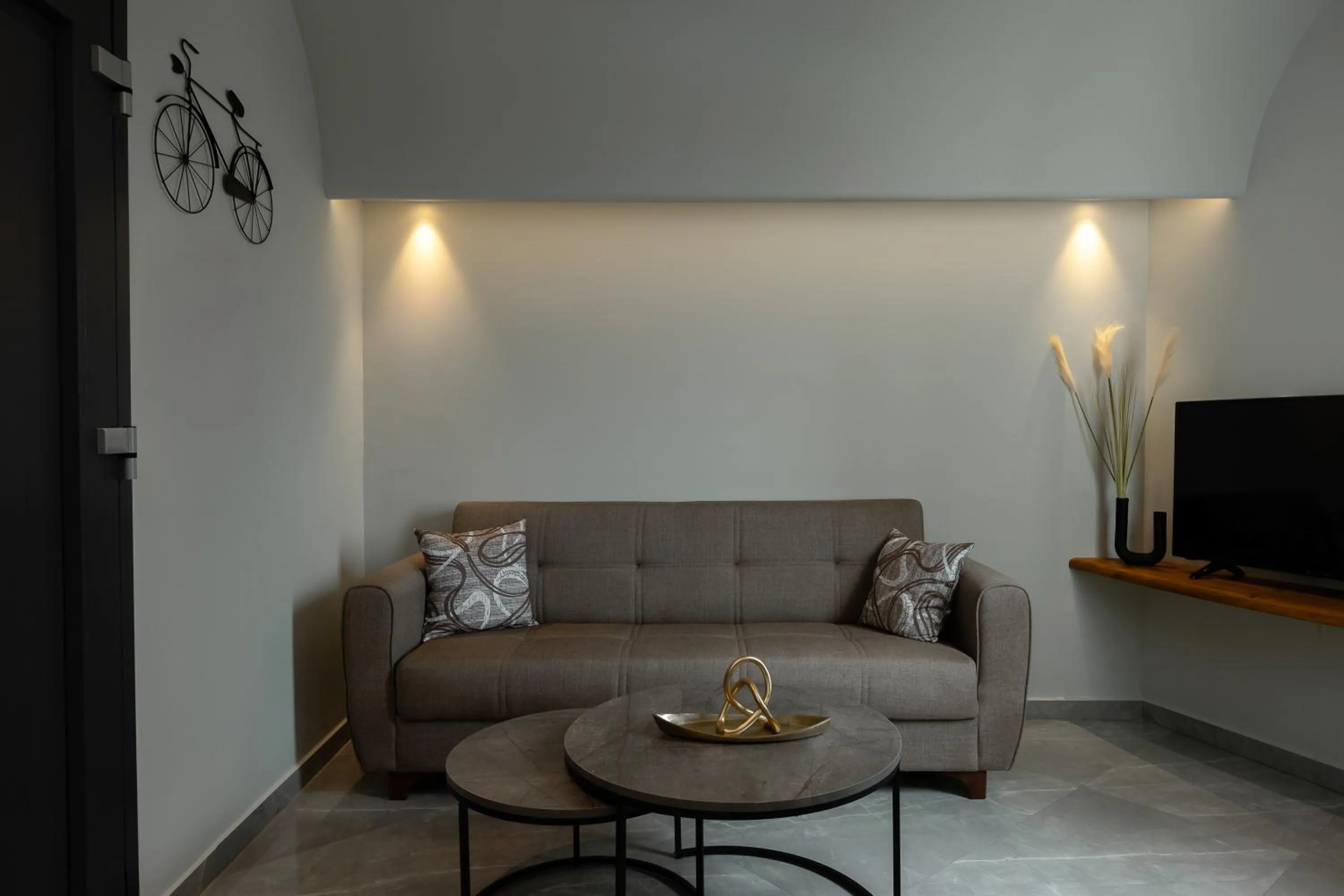 TV and multimedia in Kudos Suites Firostefani