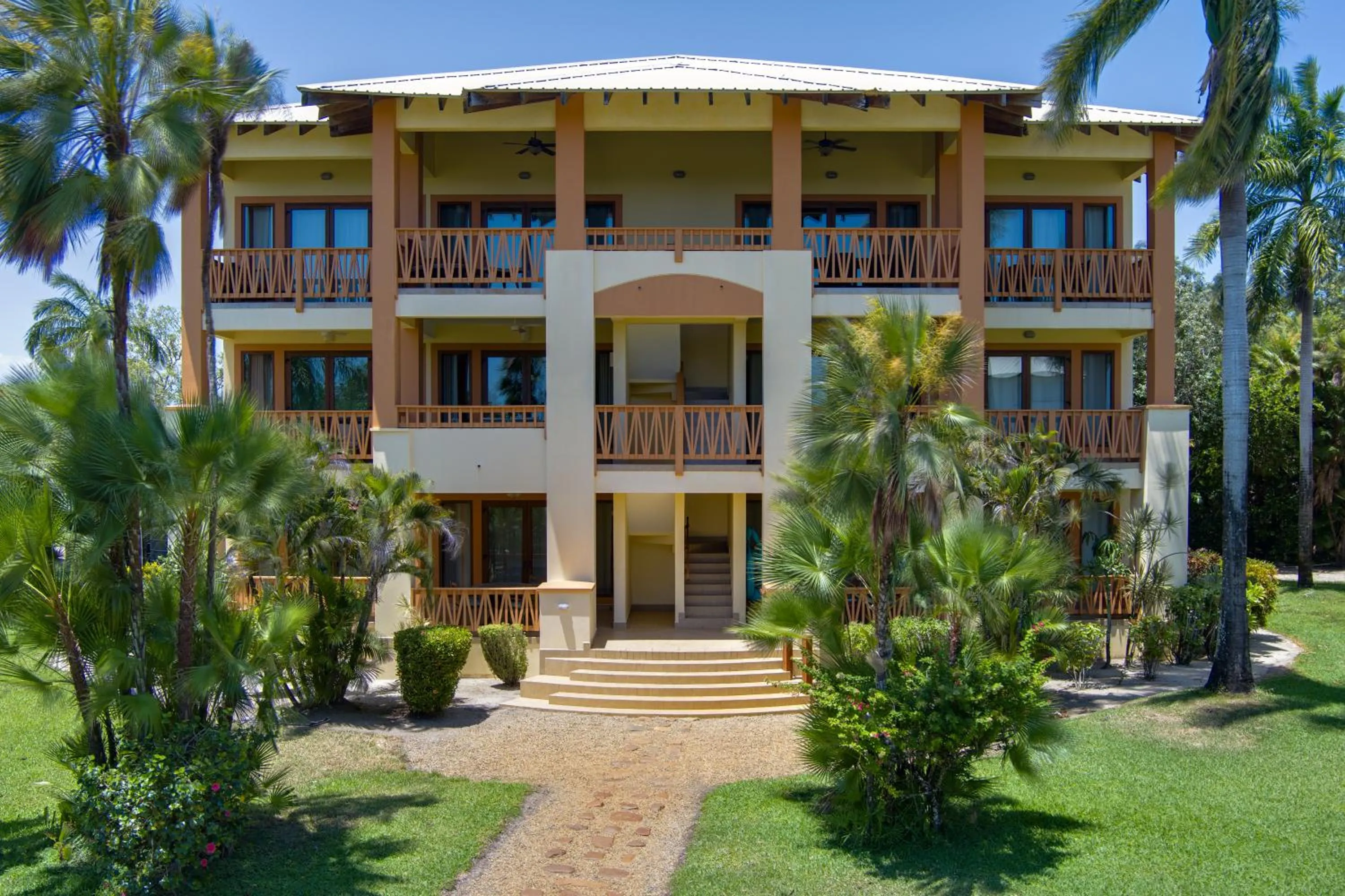 Property building in Marazul Belize