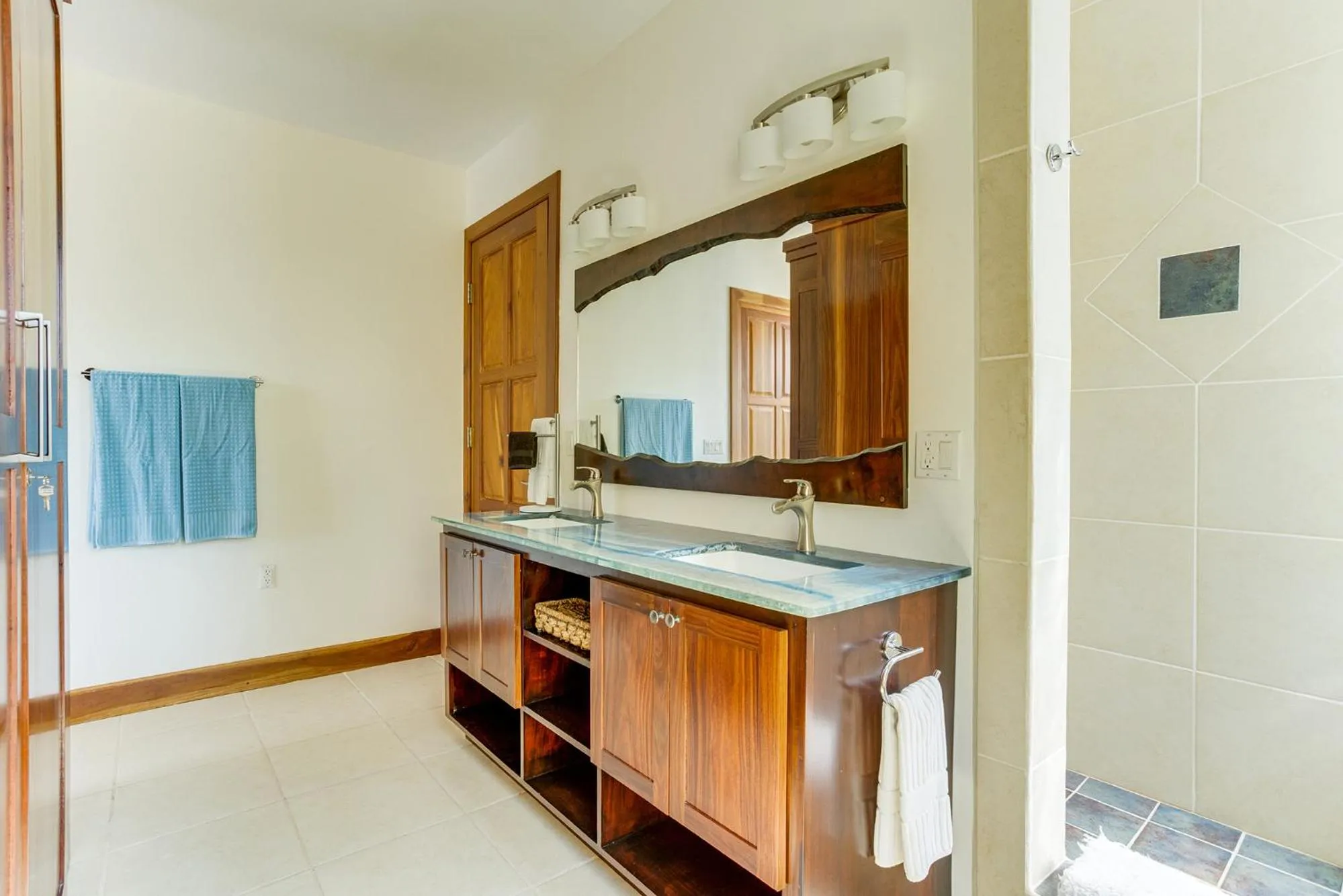 Bathroom in Marazul Belize