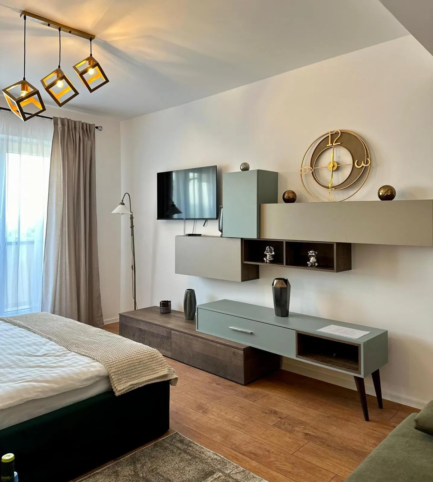 Bed in Anto Apartments
