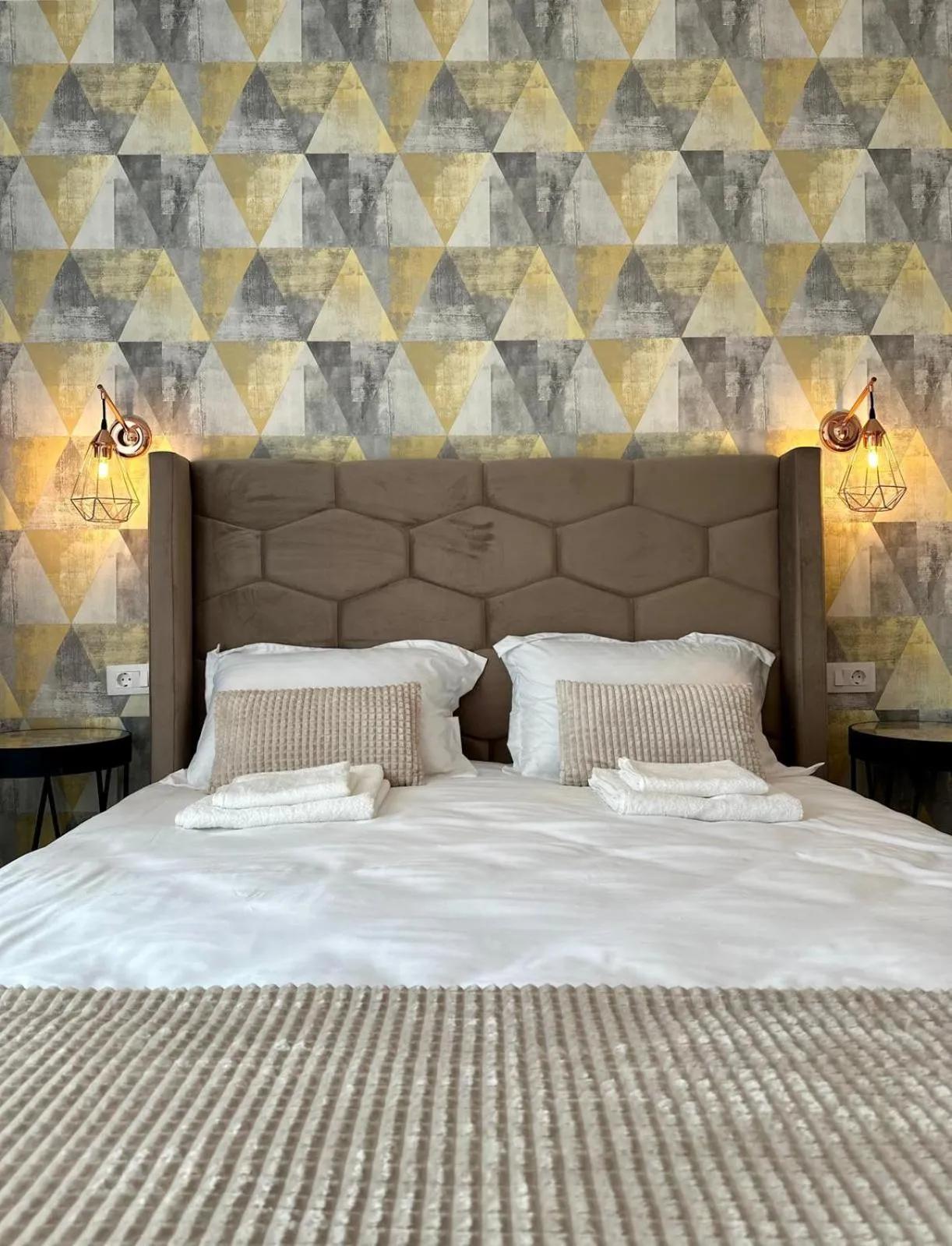 Bed in Anto Apartments