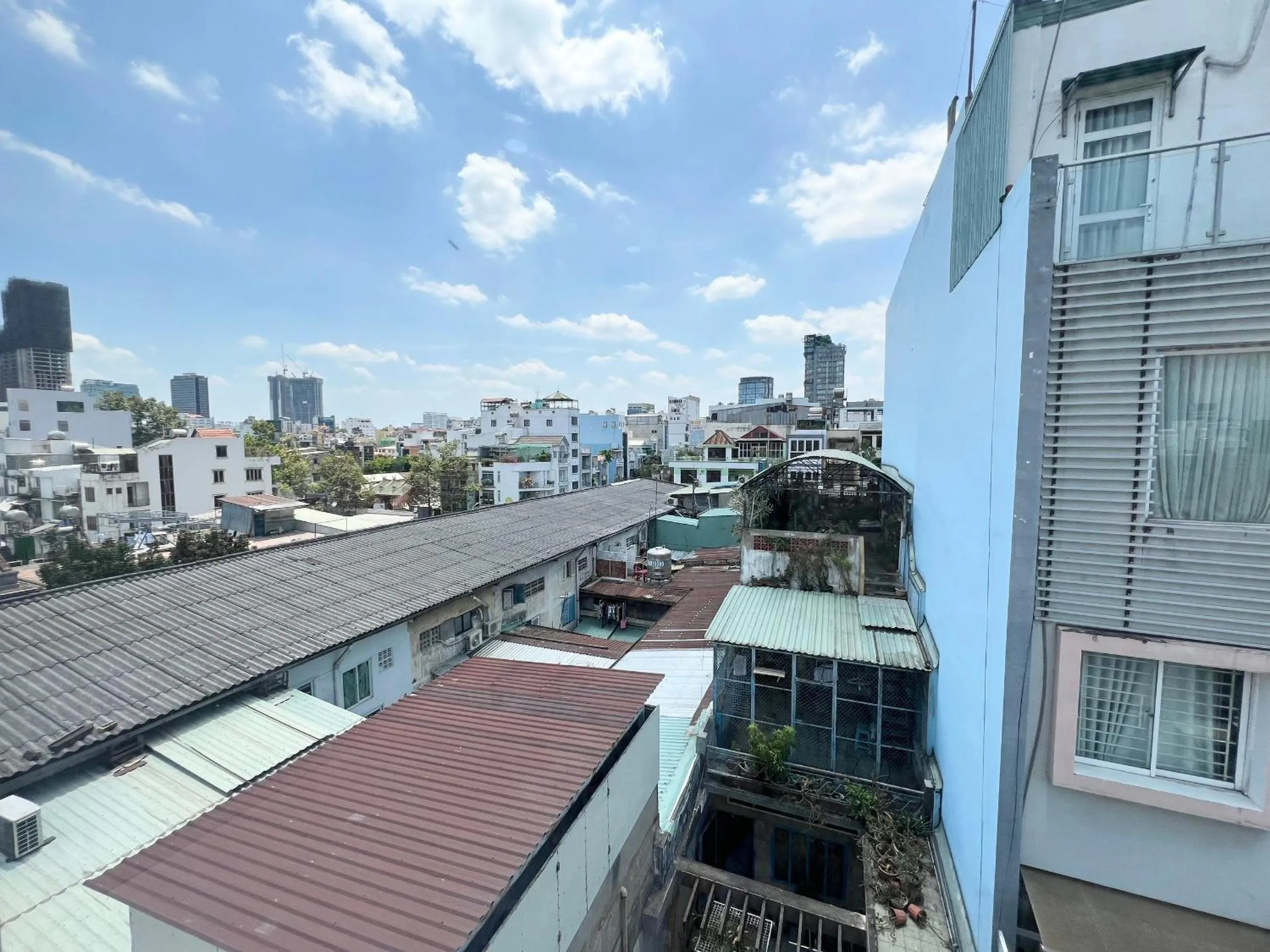Property building in Home Away Ky Con - Serviced Apartment