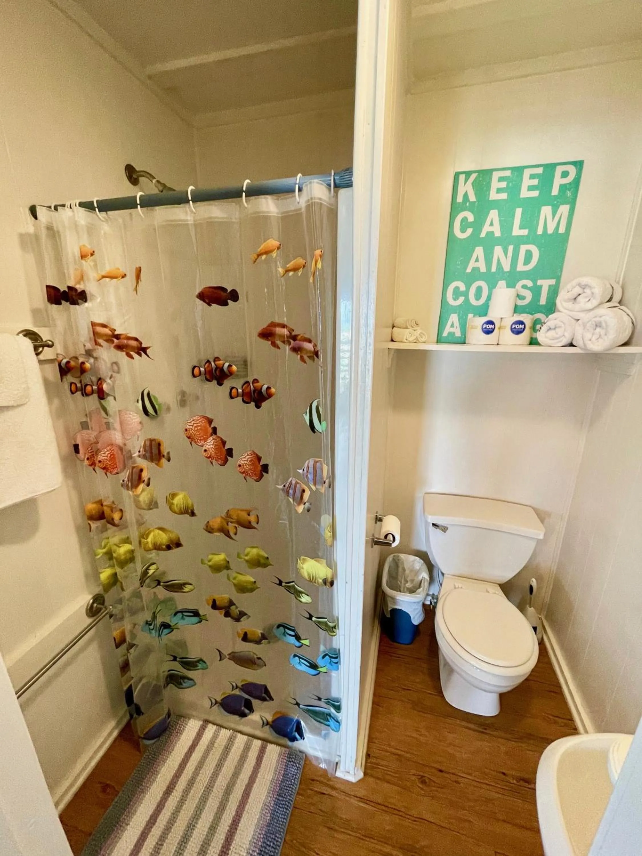 Bathroom in Blue Dolphin Inn and Cottages