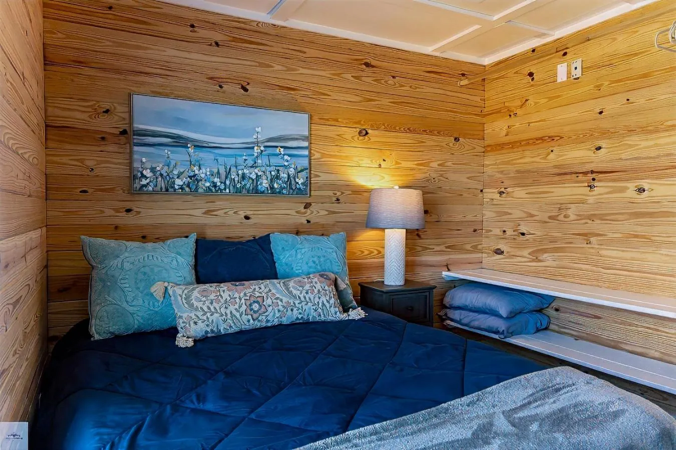 Bedroom in Blue Dolphin Inn and Cottages