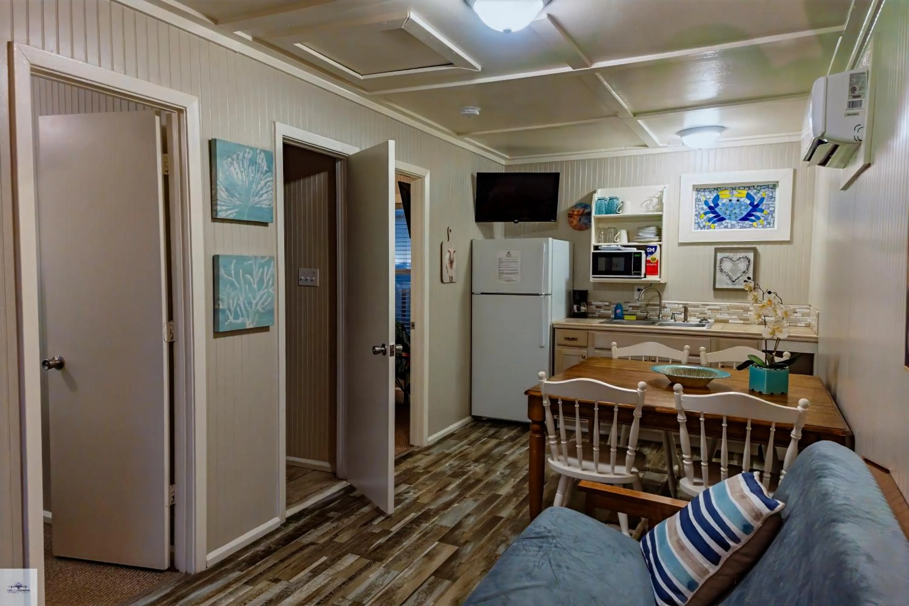 Deluxe Suite in Blue Dolphin Inn and Cottages