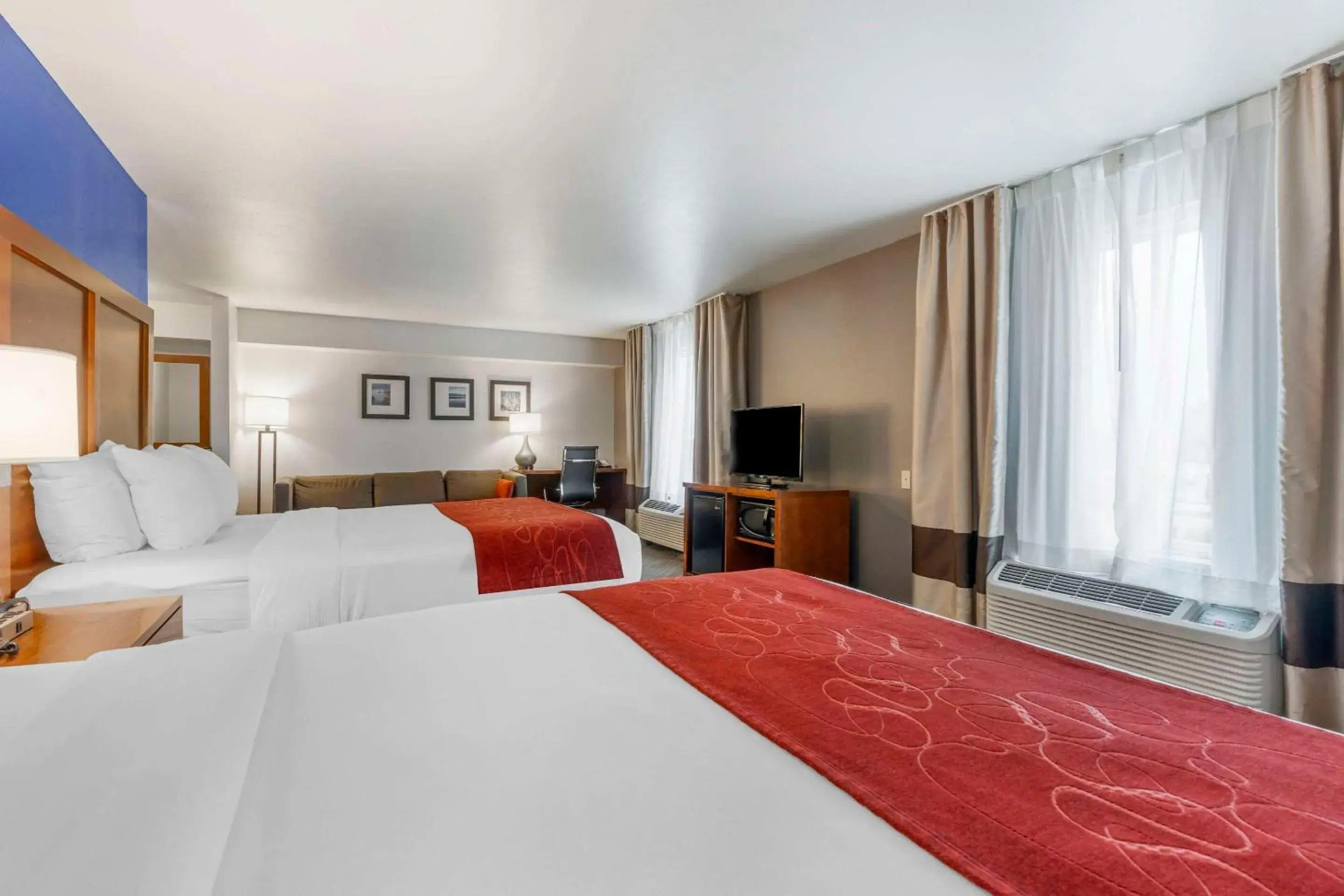 Bedroom, Bed in Comfort Suites Redding - Shasta Lake Bedroom, Bed in Comfort Suites Redding - Shasta Lake