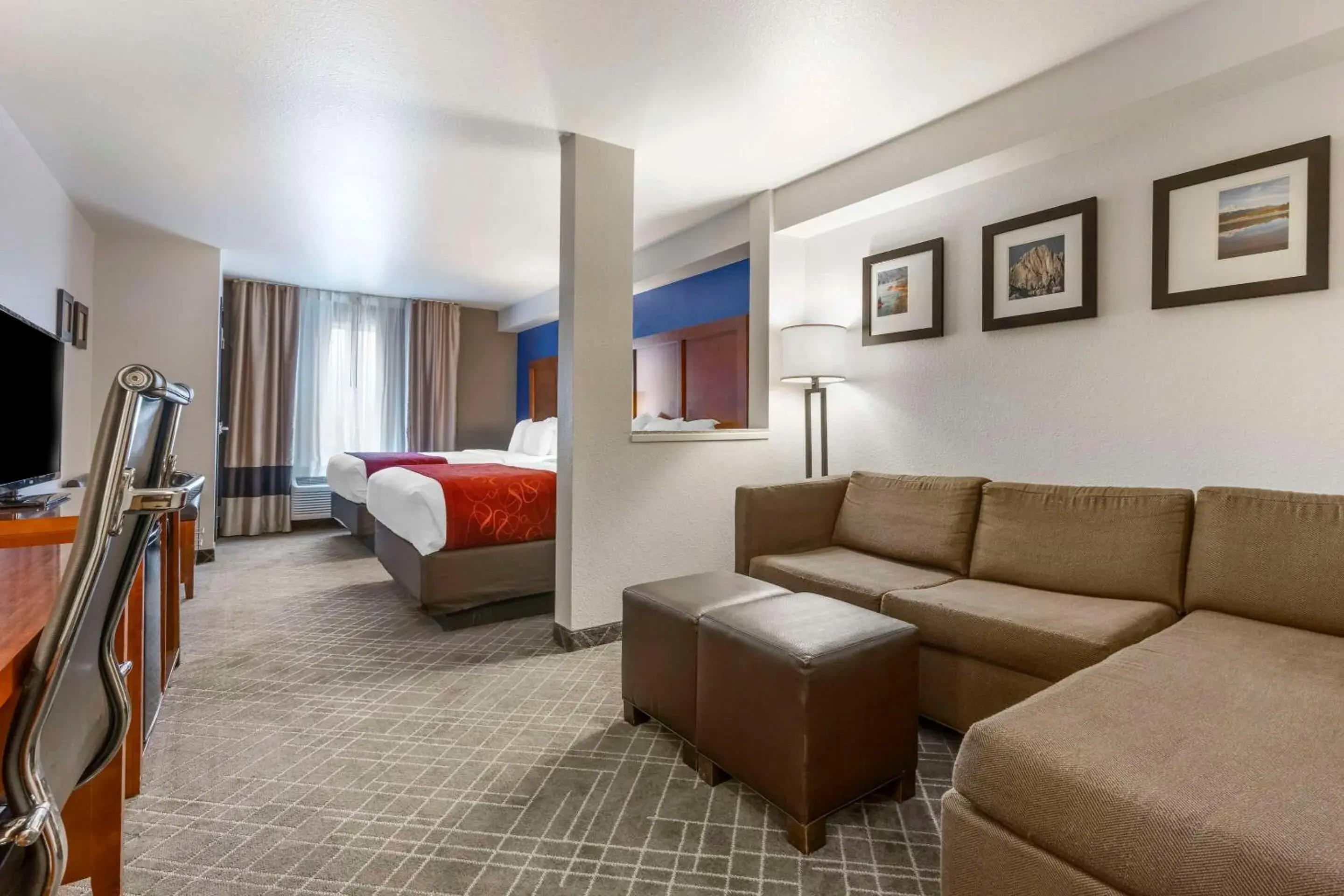 Bedroom, Bed in Comfort Suites Redding - Shasta Lake Bedroom, Bed in Comfort Suites Redding - Shasta Lake