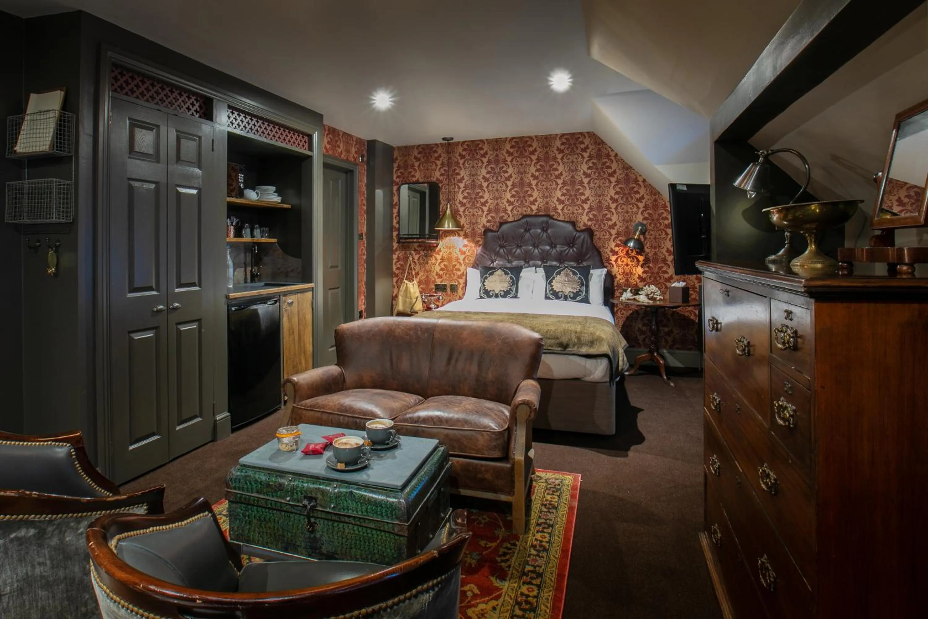 Seating area, Bed in The Bath Hotel