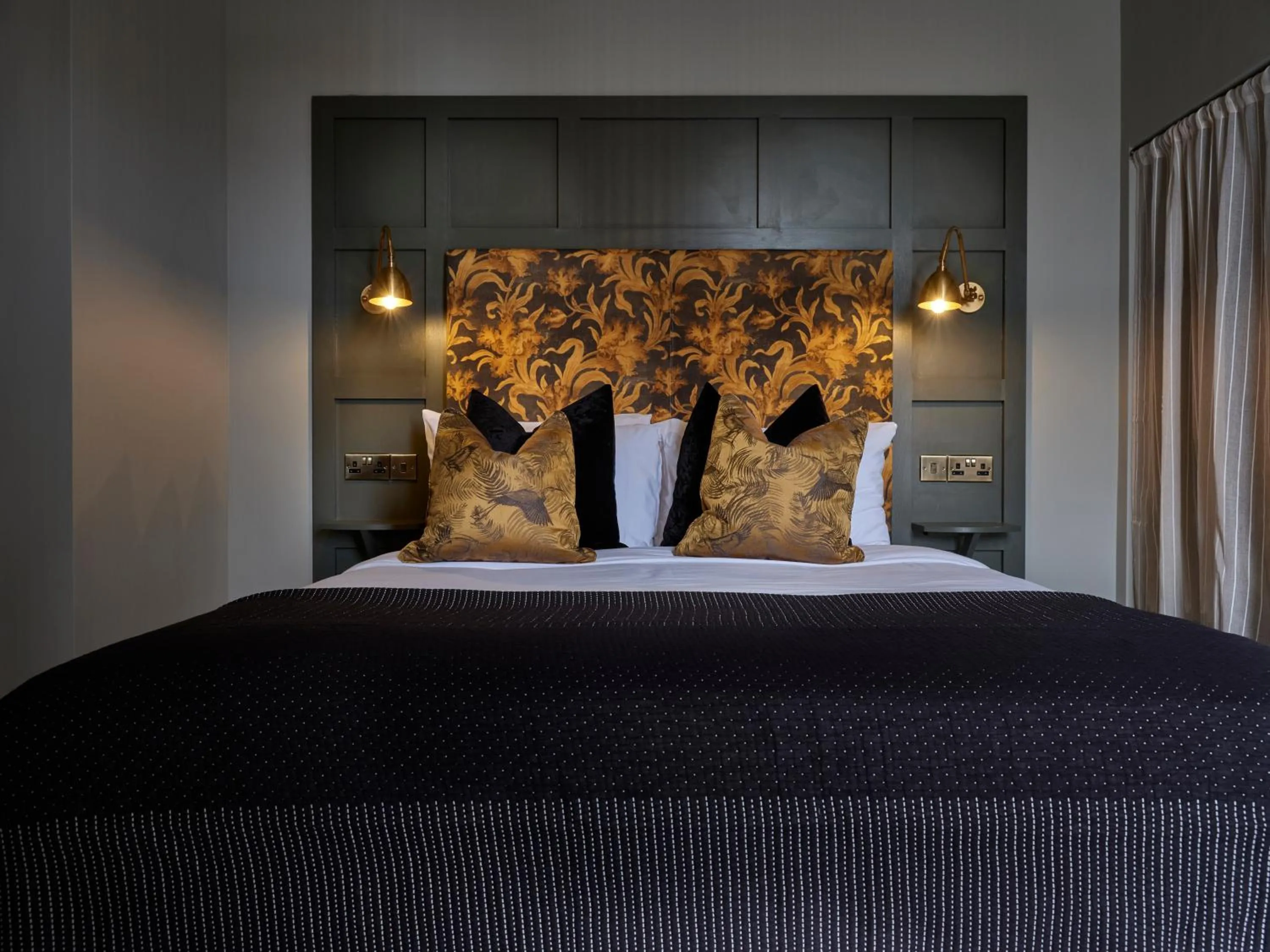 Balcony/Terrace, Bed in The Bath Hotel