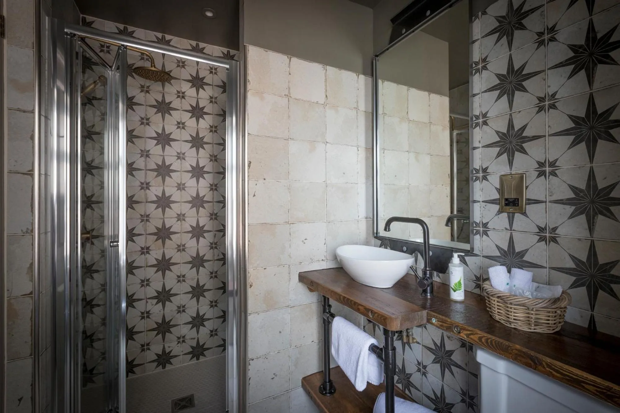 Shower in The Bath Hotel