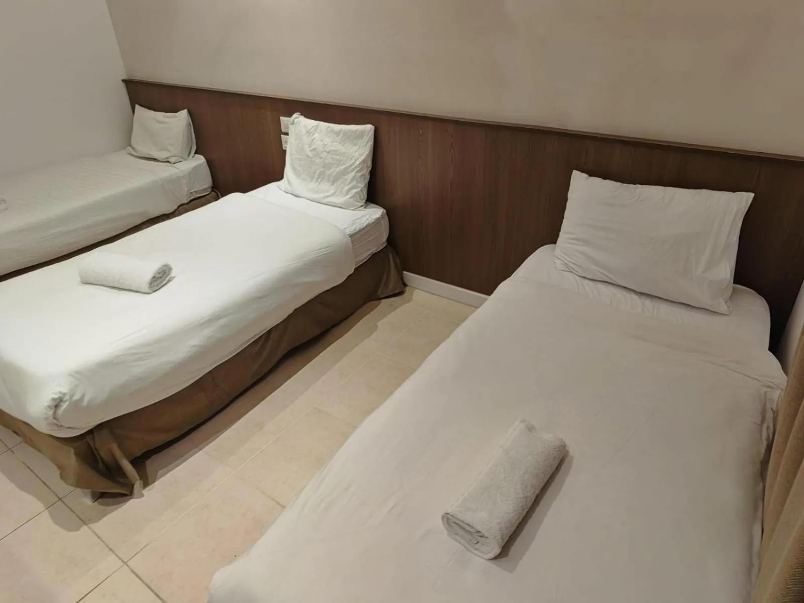 Bed in New Metropole Hotel - Jerusalem
