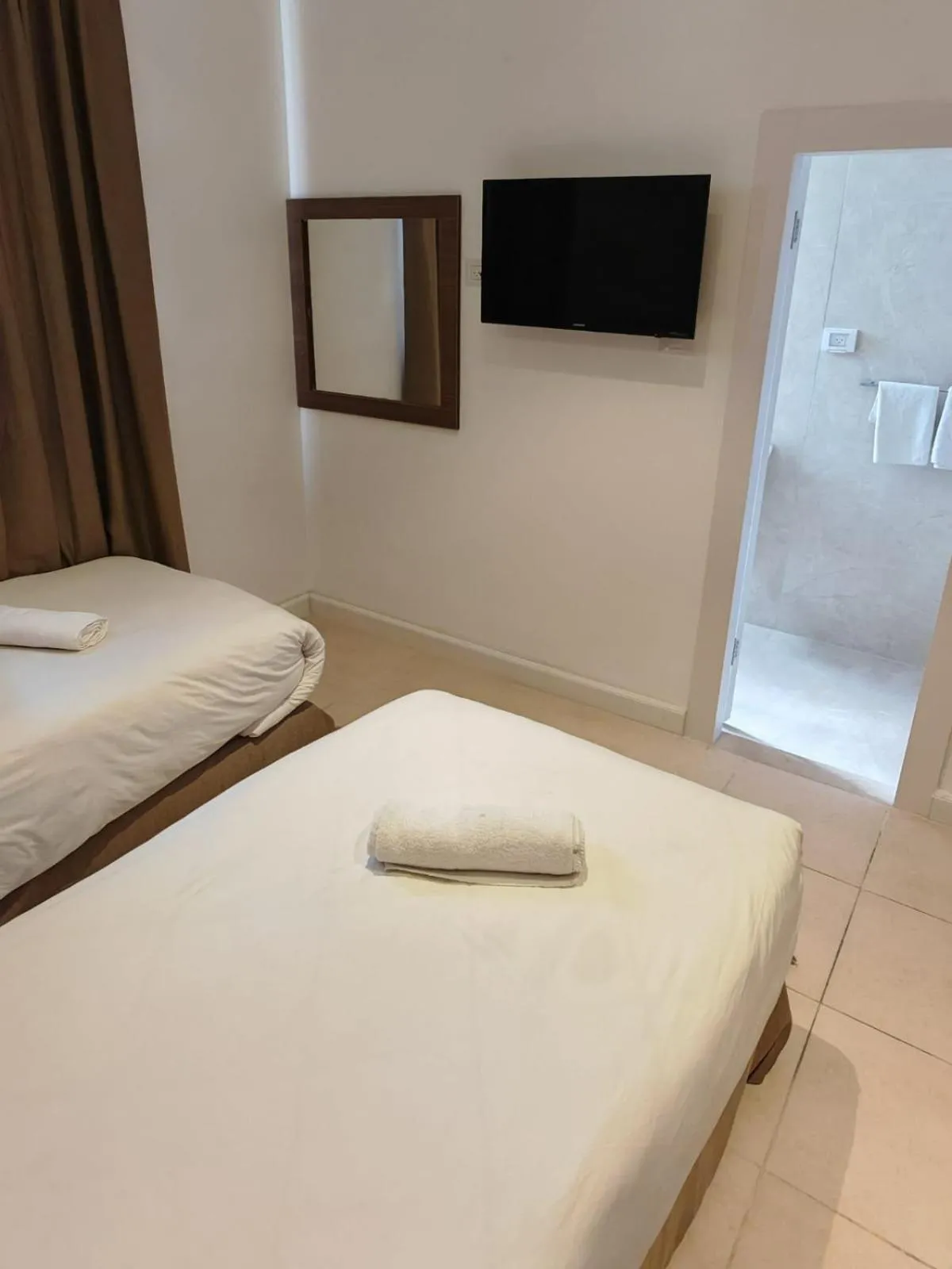 Bed in New Metropole Hotel - Jerusalem
