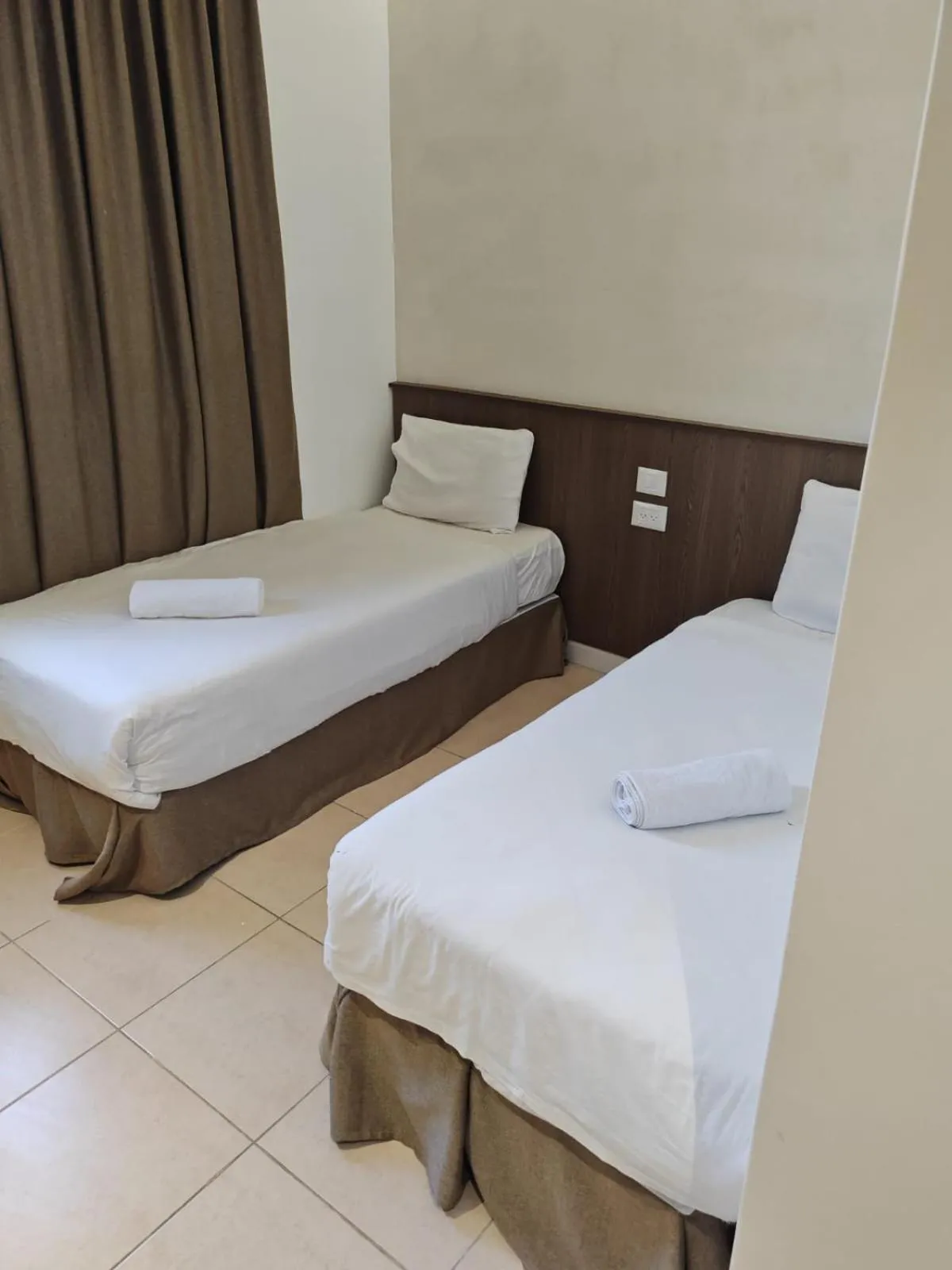 Bedroom, Bed in New Metropole Hotel - Jerusalem