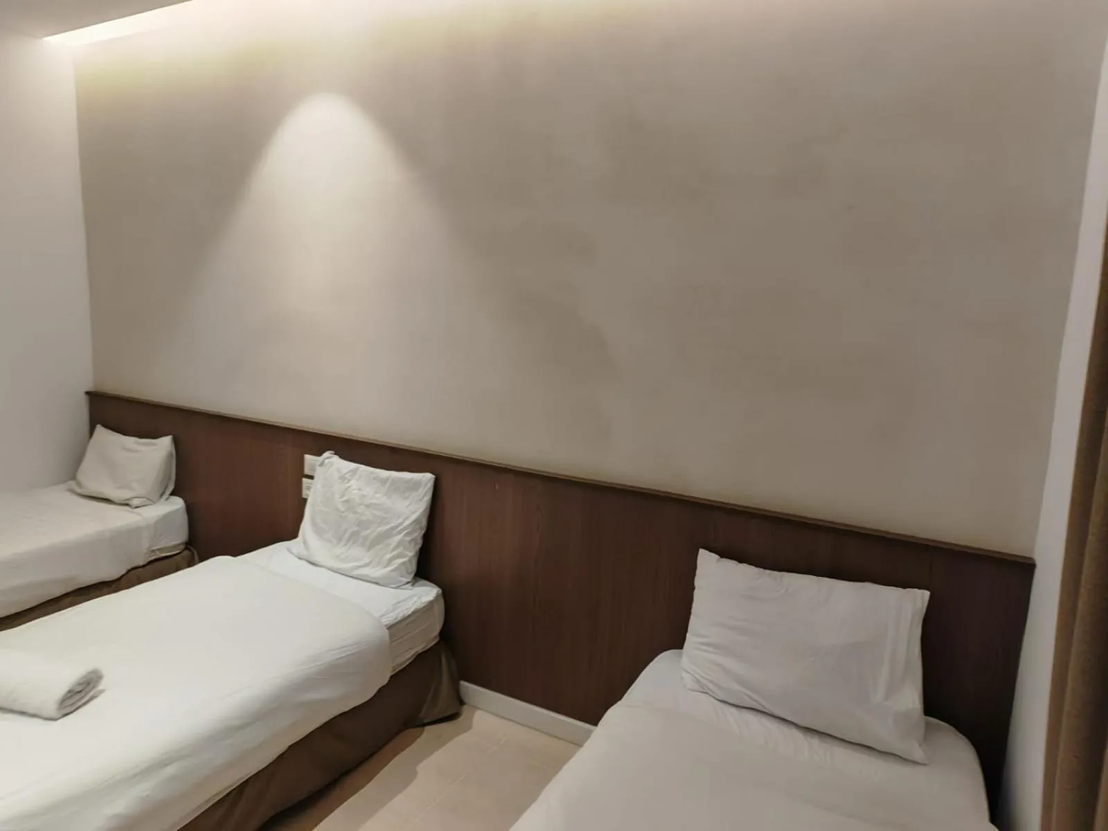 Bed in New Metropole Hotel - Jerusalem