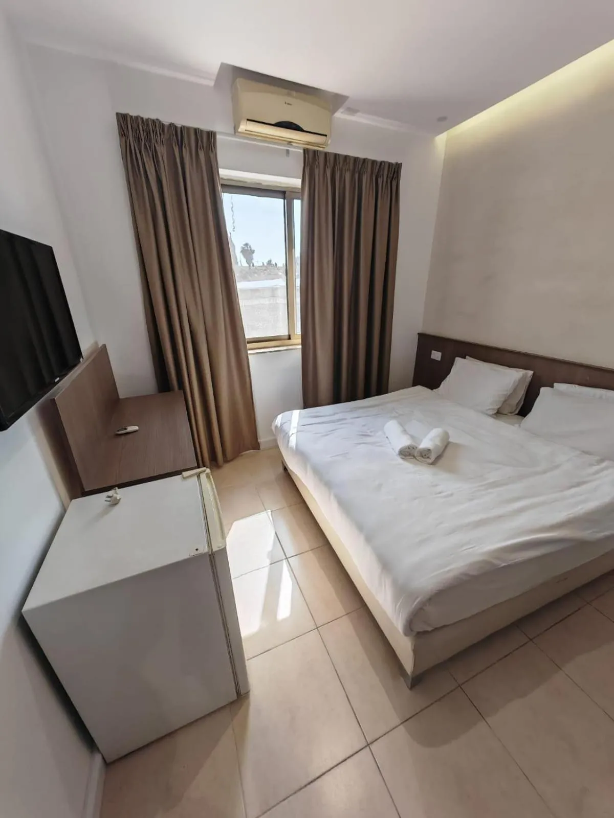 Bed in New Metropole Hotel - Jerusalem