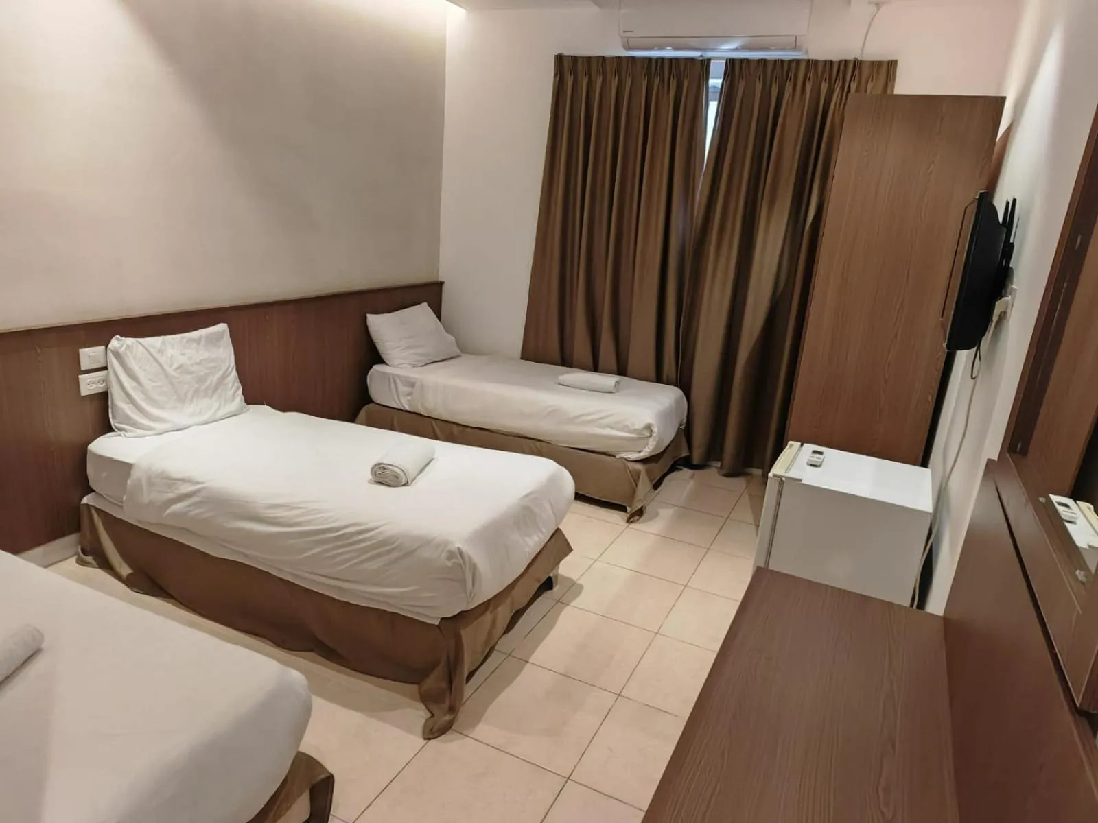 Bed in New Metropole Hotel - Jerusalem