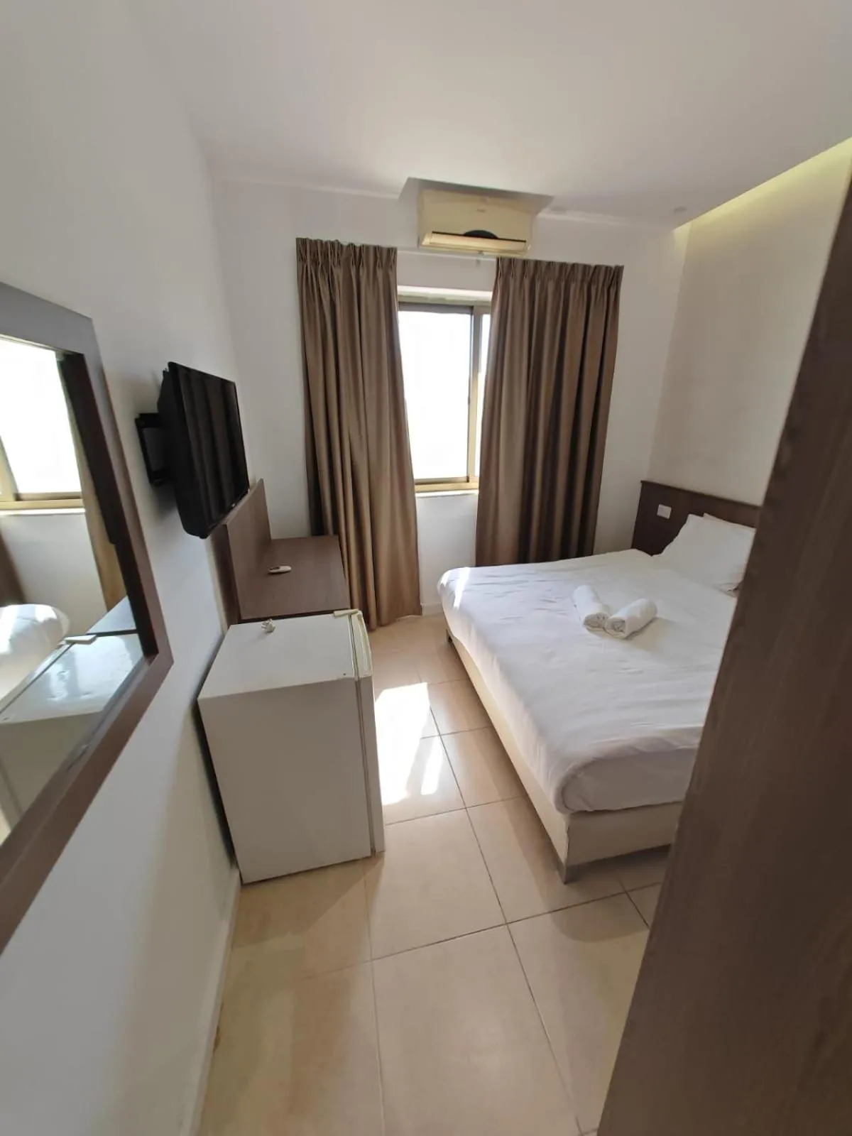 Bedroom, Bed in New Metropole Hotel - Jerusalem