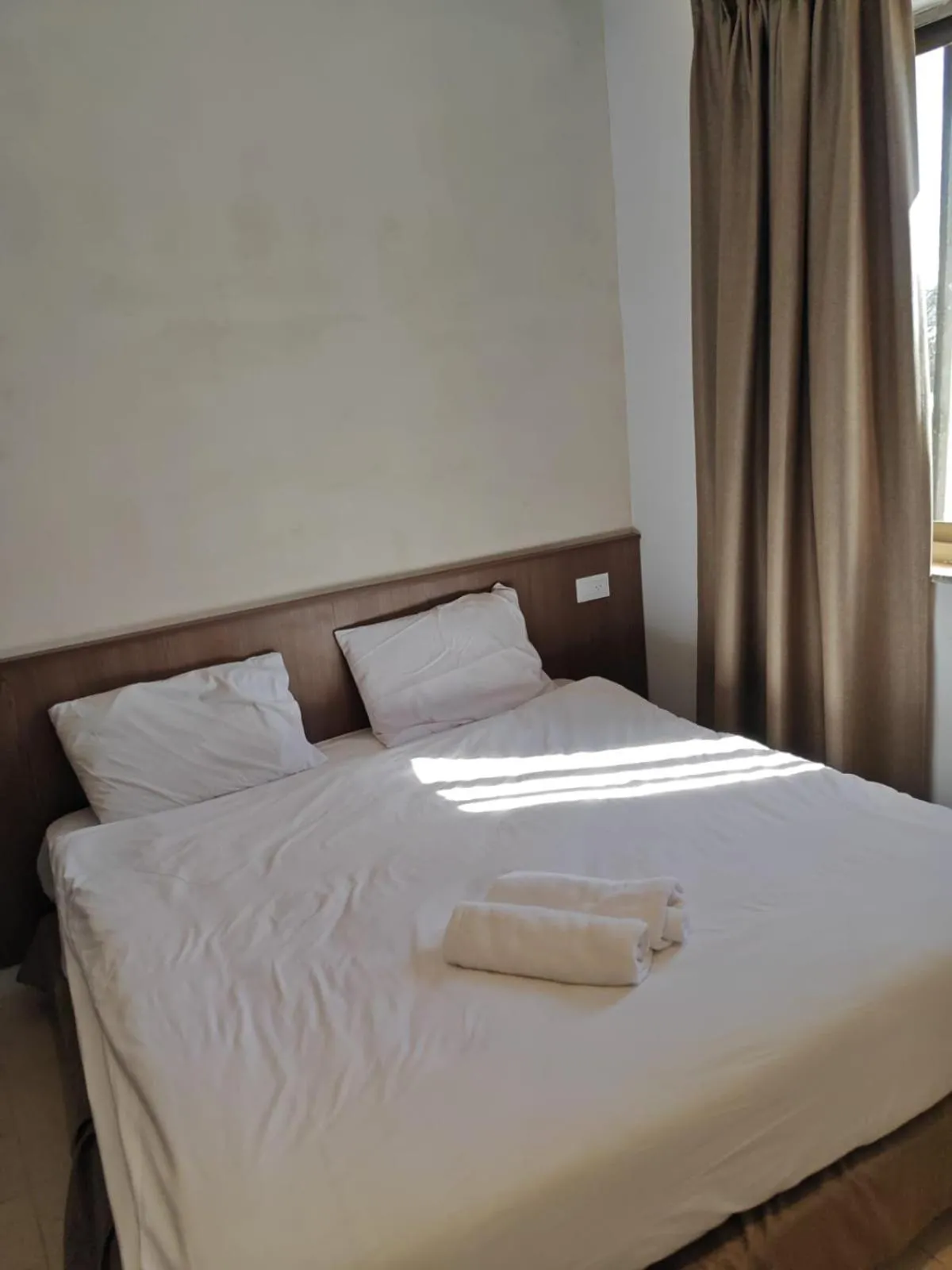 Bed in New Metropole Hotel - Jerusalem